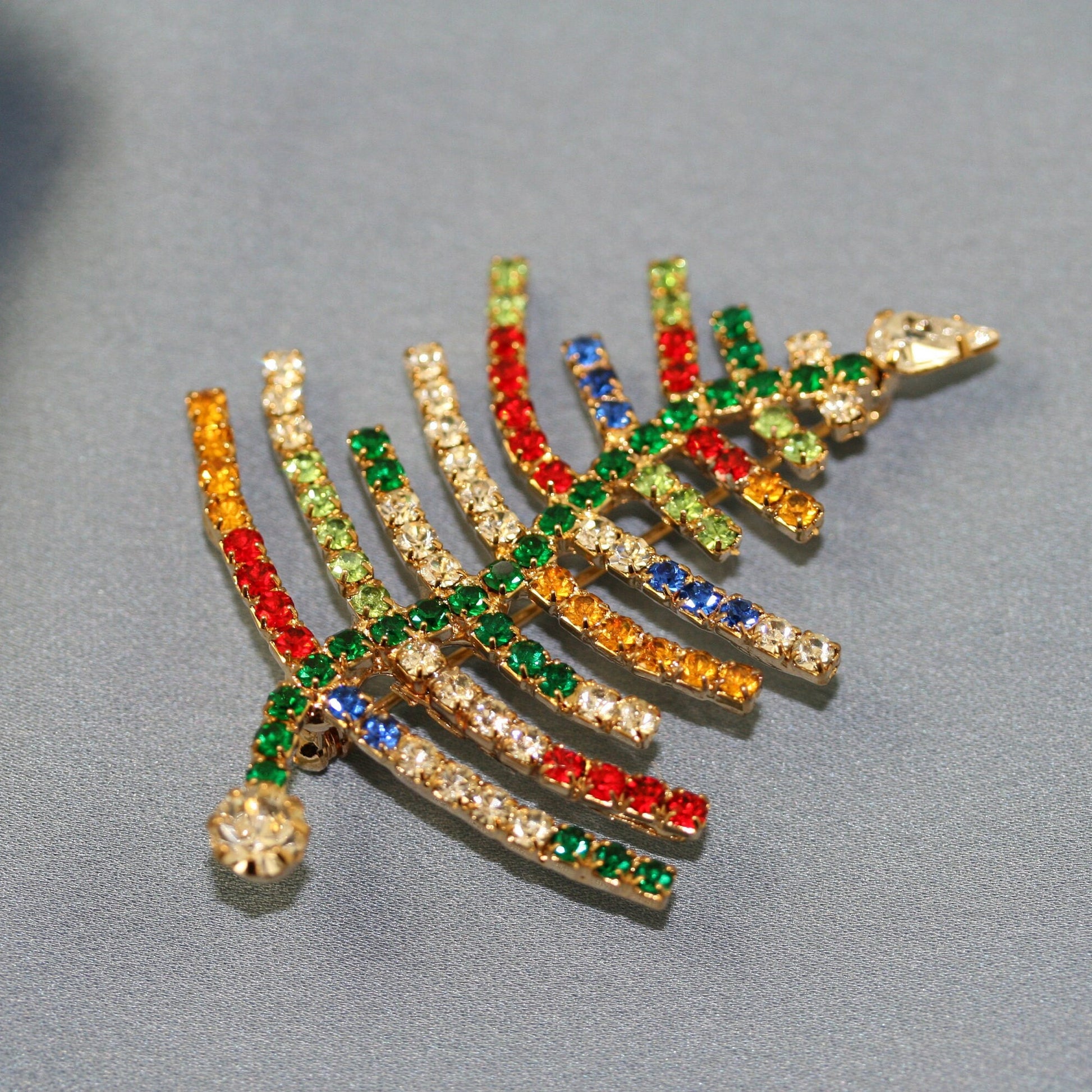 Sparkling Rhinestone Christmas Tree Brooch, Xmas Pin, Holiday Fashion Jewelry Gift