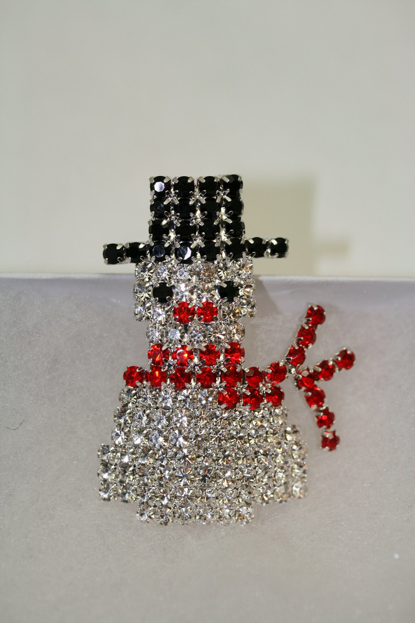 Rhinestone Winter Snowman Pin Brooch, Prong-setting Crystal Christmas Snowman, Holiday Christmas Jewelry