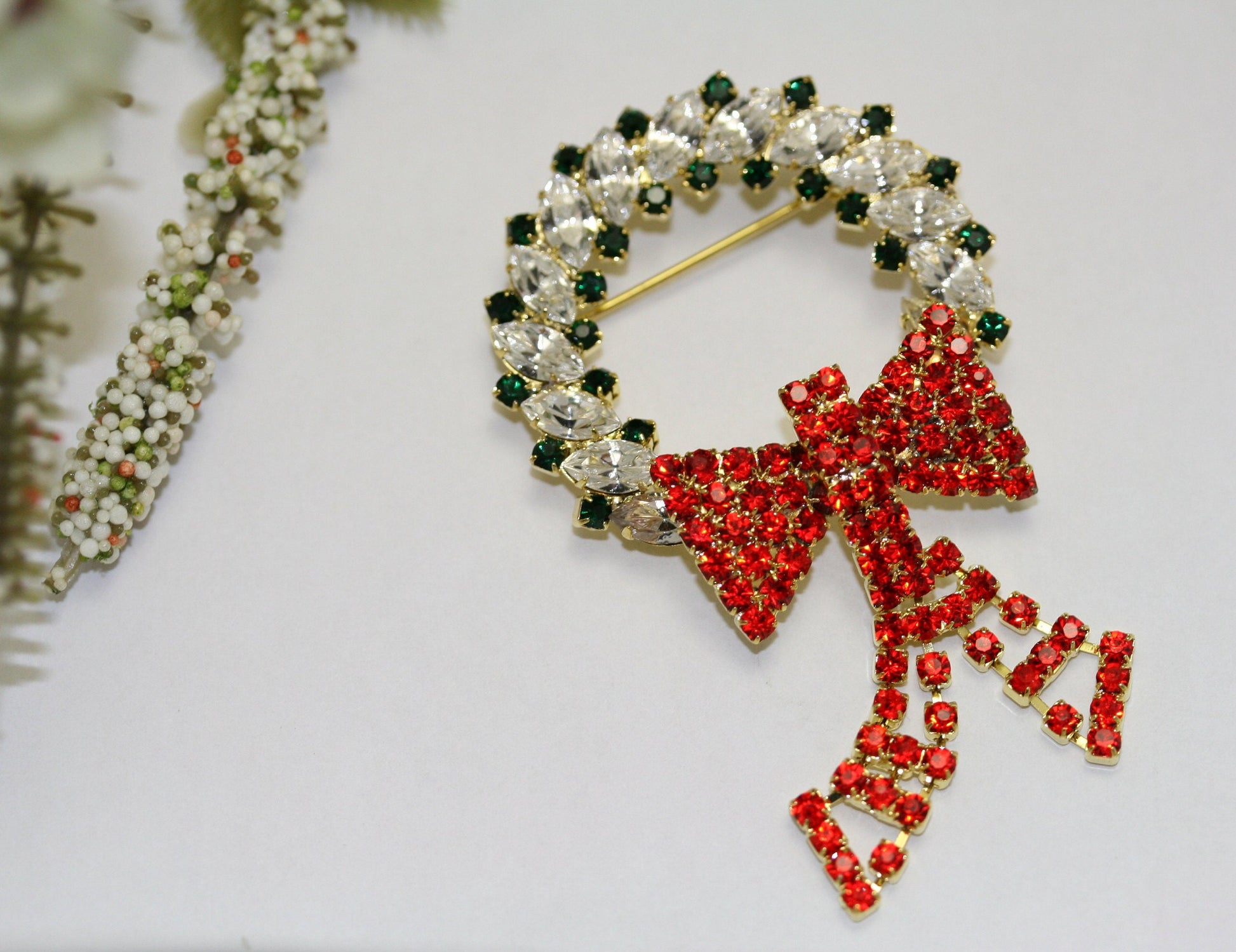 Vintage Christmas Wreath Rhinestone Pin Brooch, Christmas Holiday Jewelry