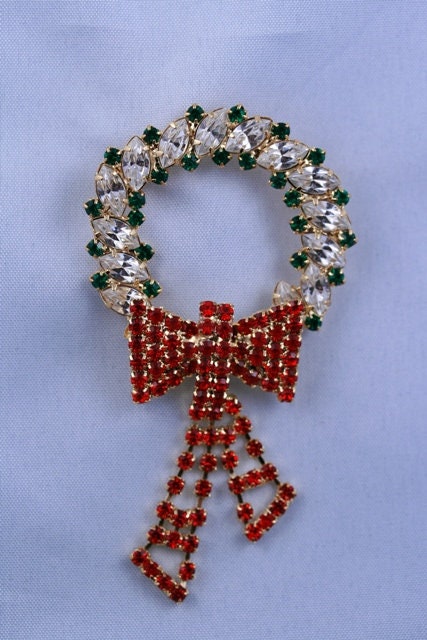 Vintage Christmas Wreath Rhinestone Pin Brooch, Christmas Holiday Jewelry