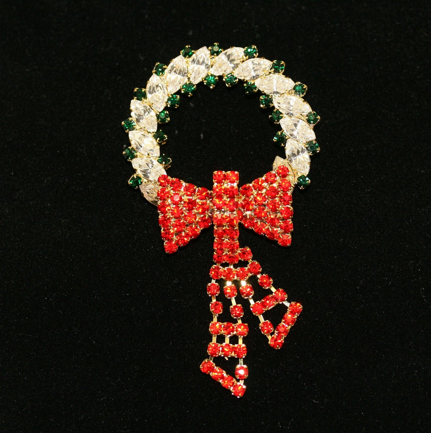 Vintage Christmas Wreath Rhinestone Pin Brooch, Christmas Holiday Jewelry