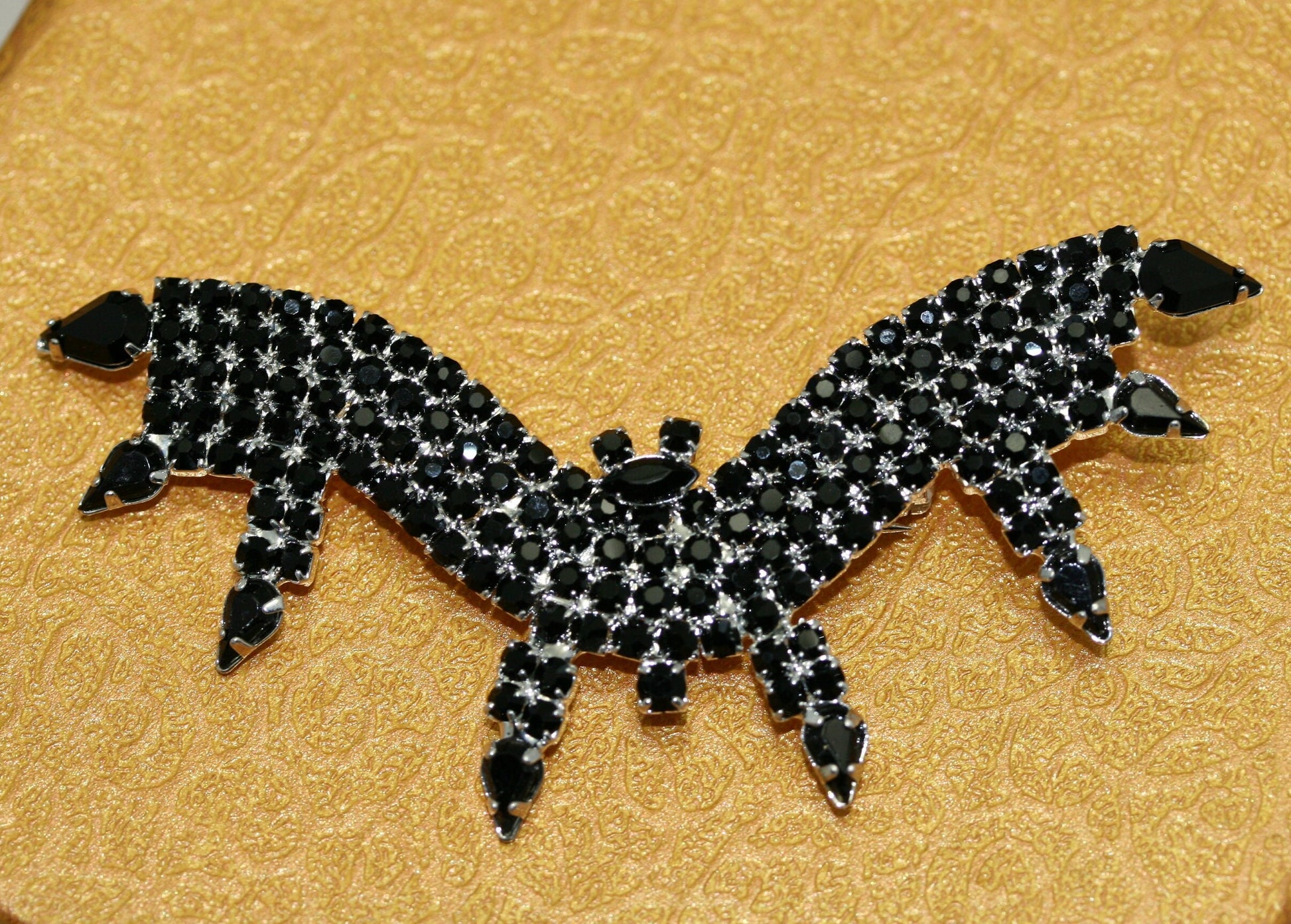 Rhinestone Crystal Black Bat Pin Brooch for Halloween, Prong-Set Halloween Jewelry