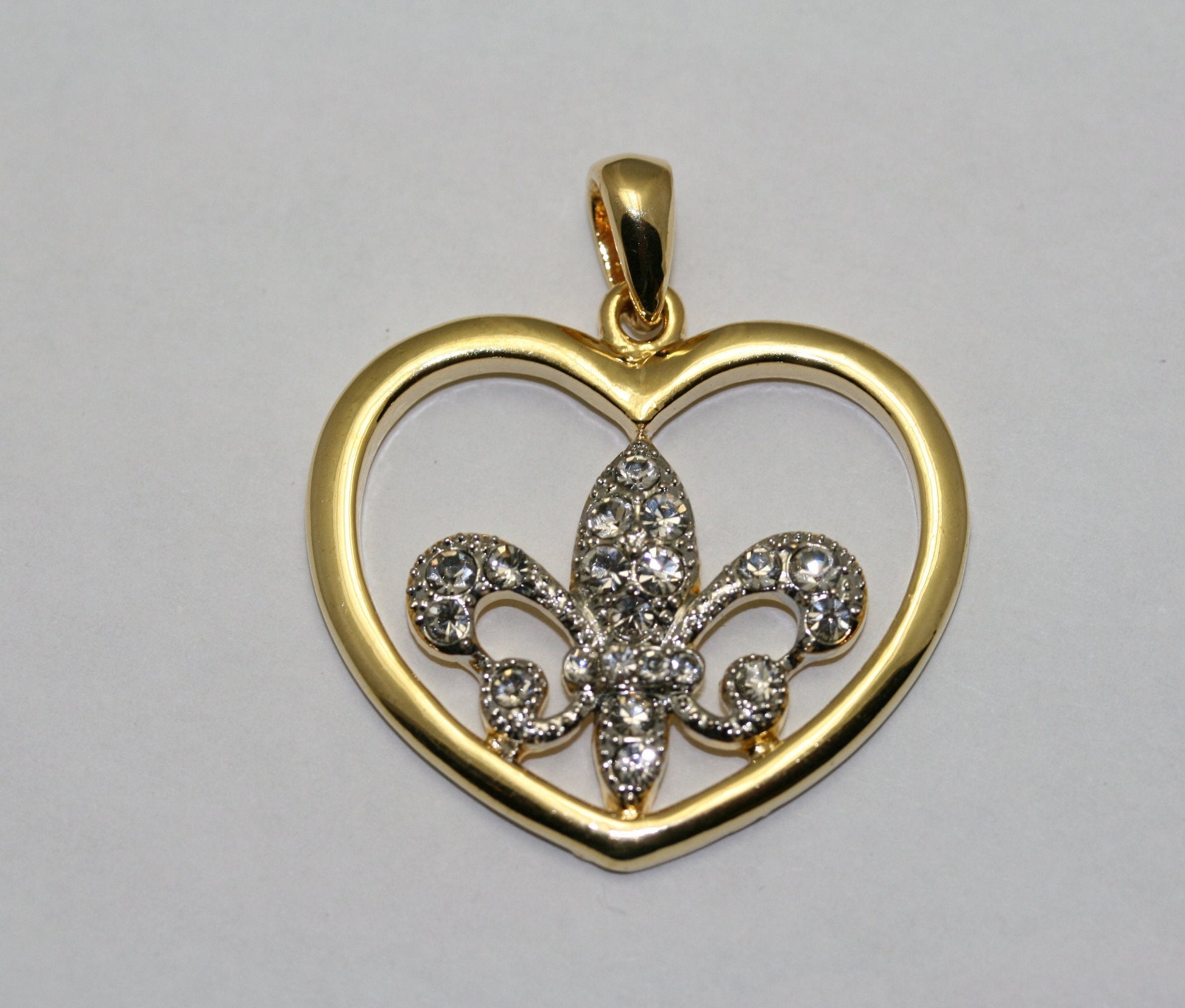 Fleur De Lis Intaglio Heart Pendant Rhinestone Charm Fleur De Lis Necklace Fashion Jewelry