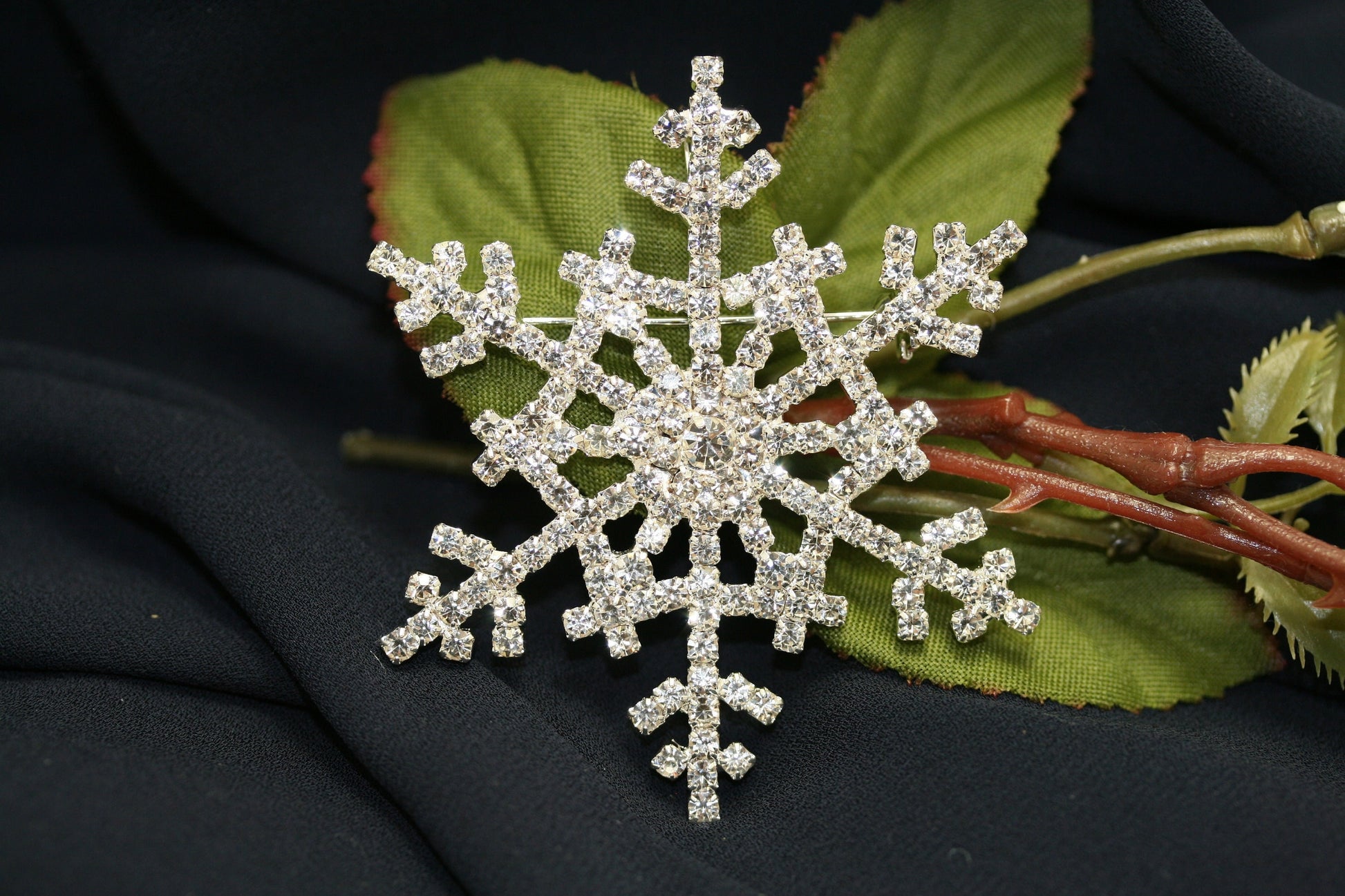Silver Crystal Rhinestone Snowflake Christmas Pin Brooch Or Pendant, Diamond Winter Holiday Xmas Jewelry Gift
