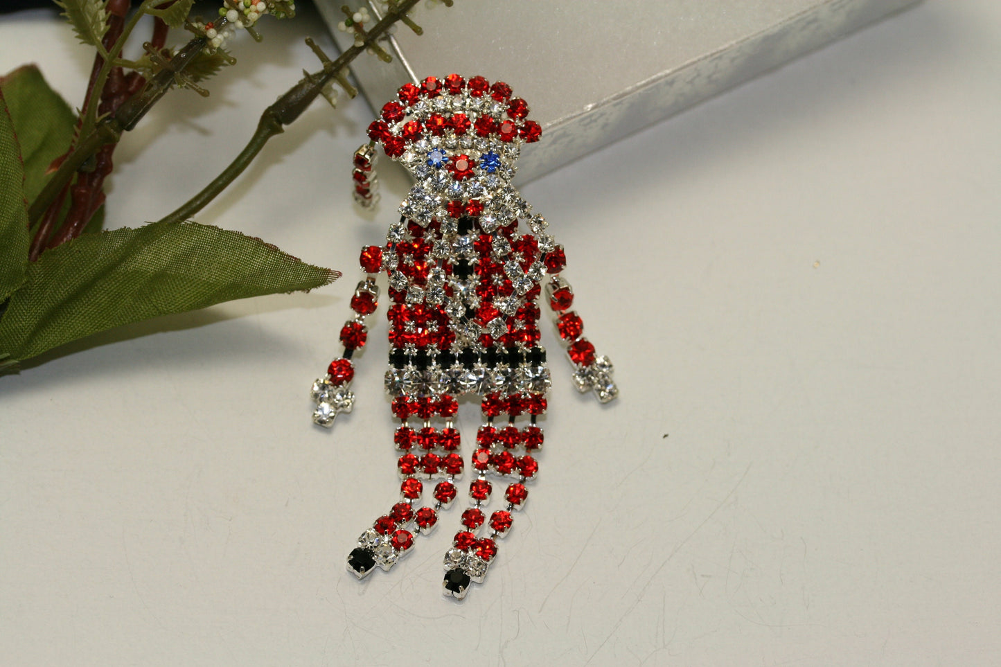 Santa Claus Dangle Prong Set Rhinestone Christmas Brooch Pin, Holiday Jewelry, Gift