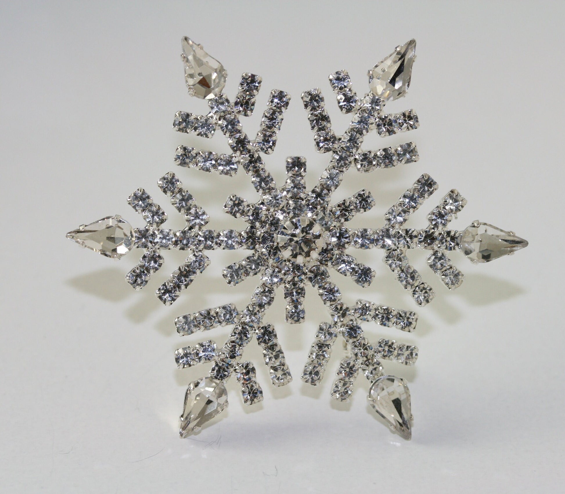 Crystal Winter Snowflake Flower Clear Rhinestone Elegant Christmas Brooch Pin and Pendant, Christmas Holiday Gift Jewelry