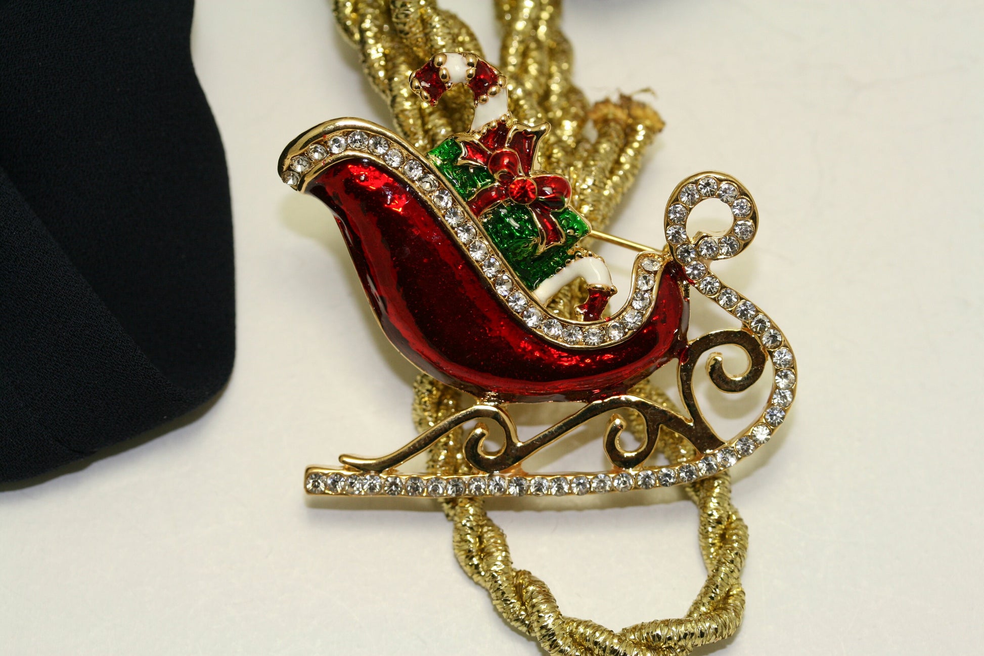 Christmas Xmas Rhinestone Enamel Santa Sleigh Ride Sled Gifts Brooch Pin, Holiday Jewelry Gift