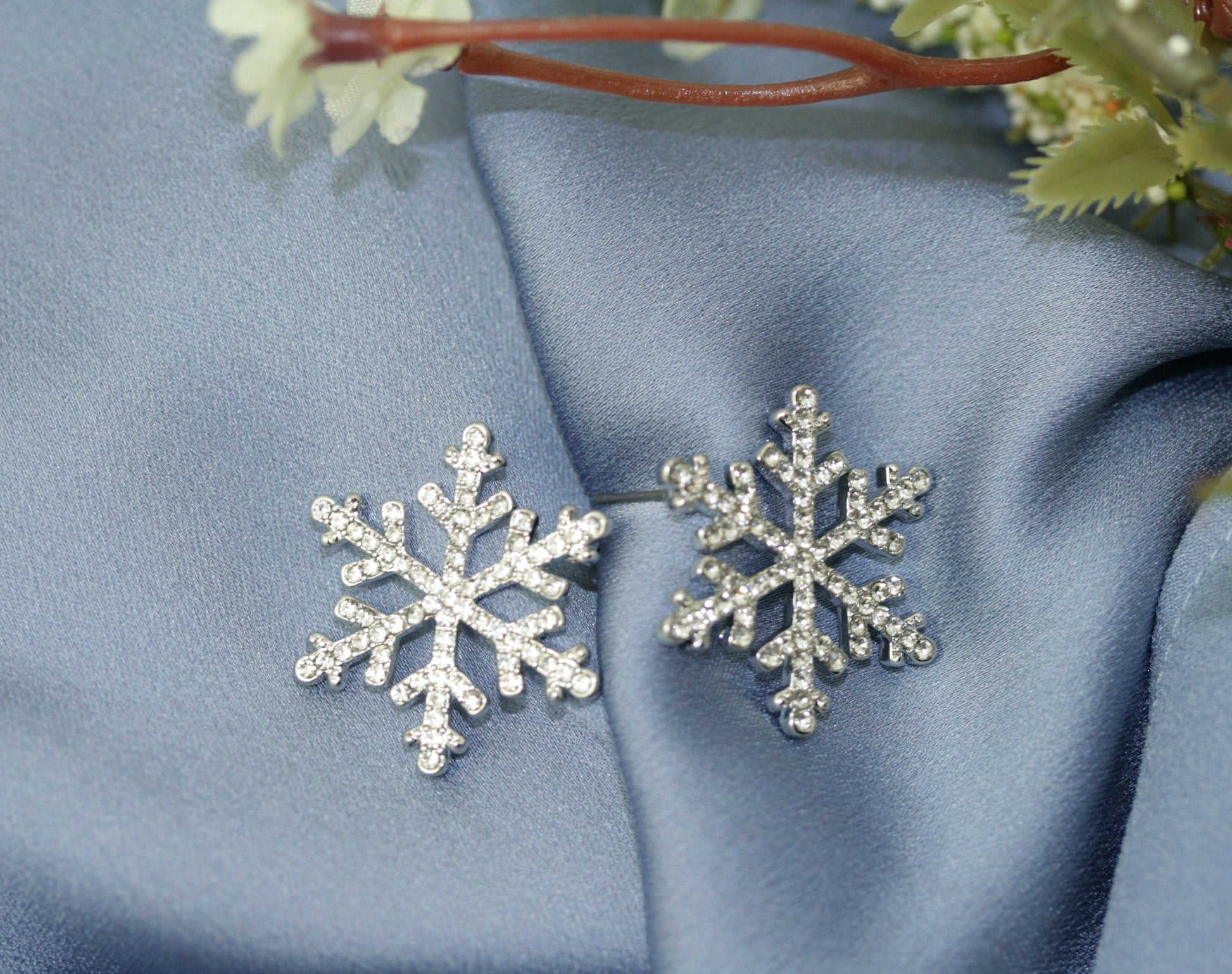 Rhinestone Snowflake Post Stud Earring, Crystal Christmas Holiday Jewelry, Winter Snowflake Earring