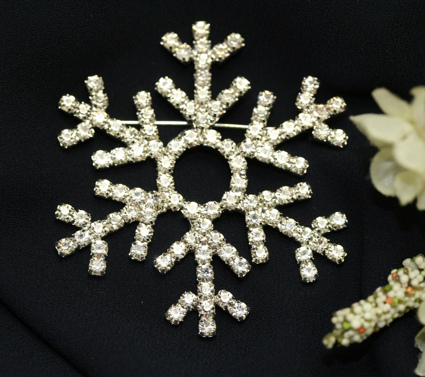 Super Sparkling Rhinestone Christmas Snowflake Brooch, Winter Snowflake Pin, Holiday Xmas Snowflake Jewelry Gift