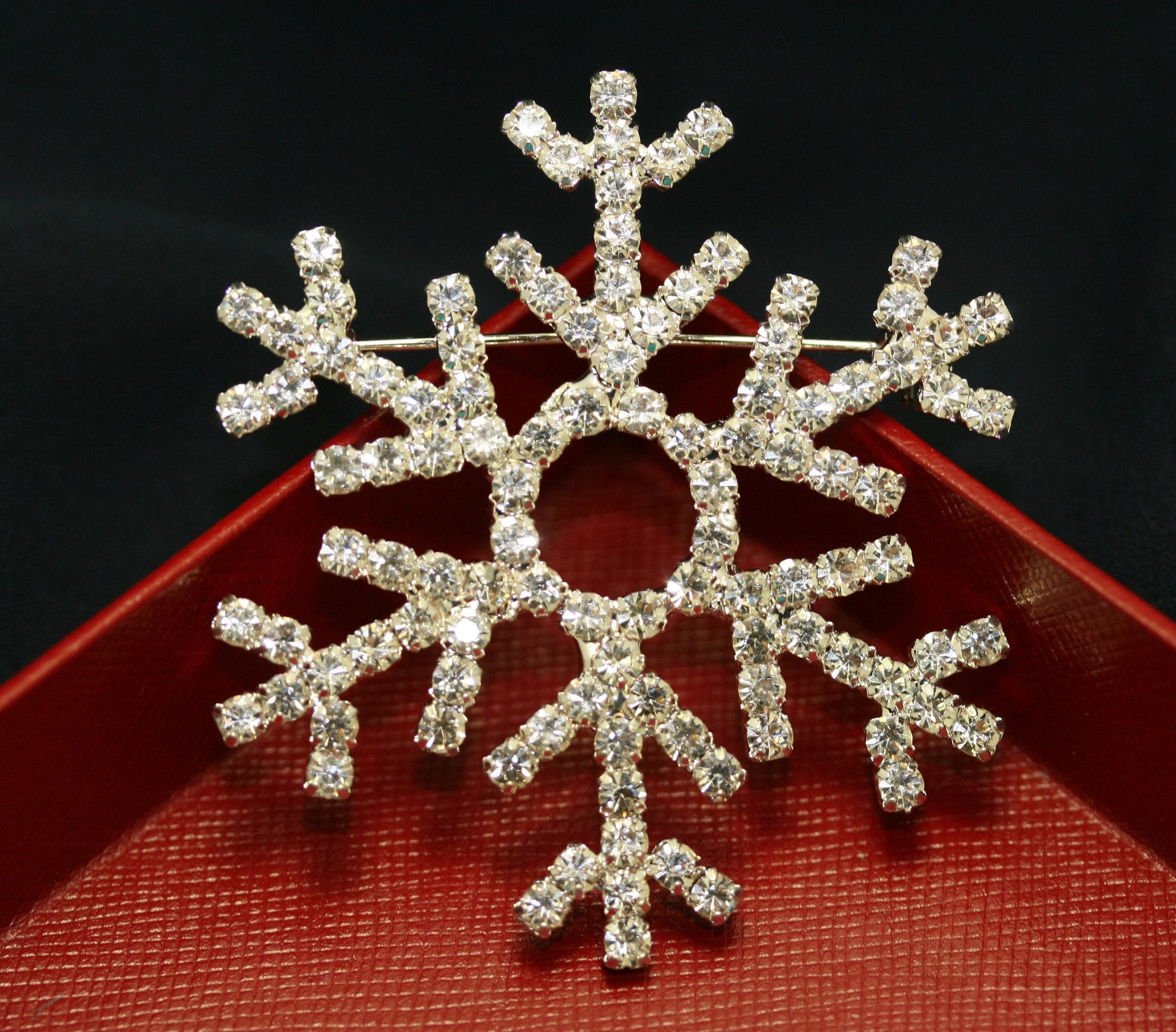 Super Sparkling Rhinestone Christmas Snowflake Brooch, Winter Snowflake Pin, Holiday Xmas Snowflake Jewelry Gift