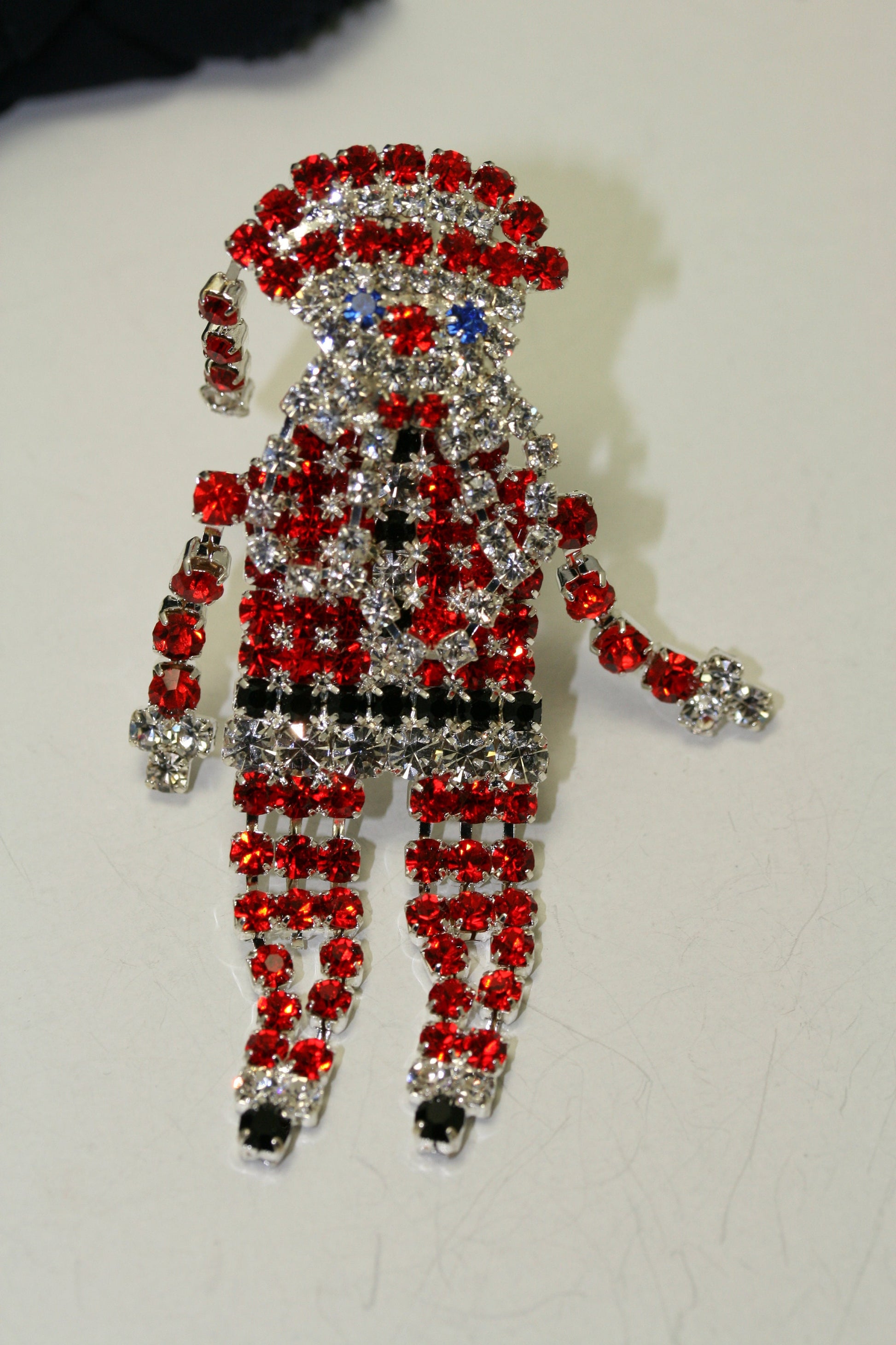 Santa Claus Dangle Prong Set Rhinestone Christmas Brooch Pin, Holiday Jewelry, Gift