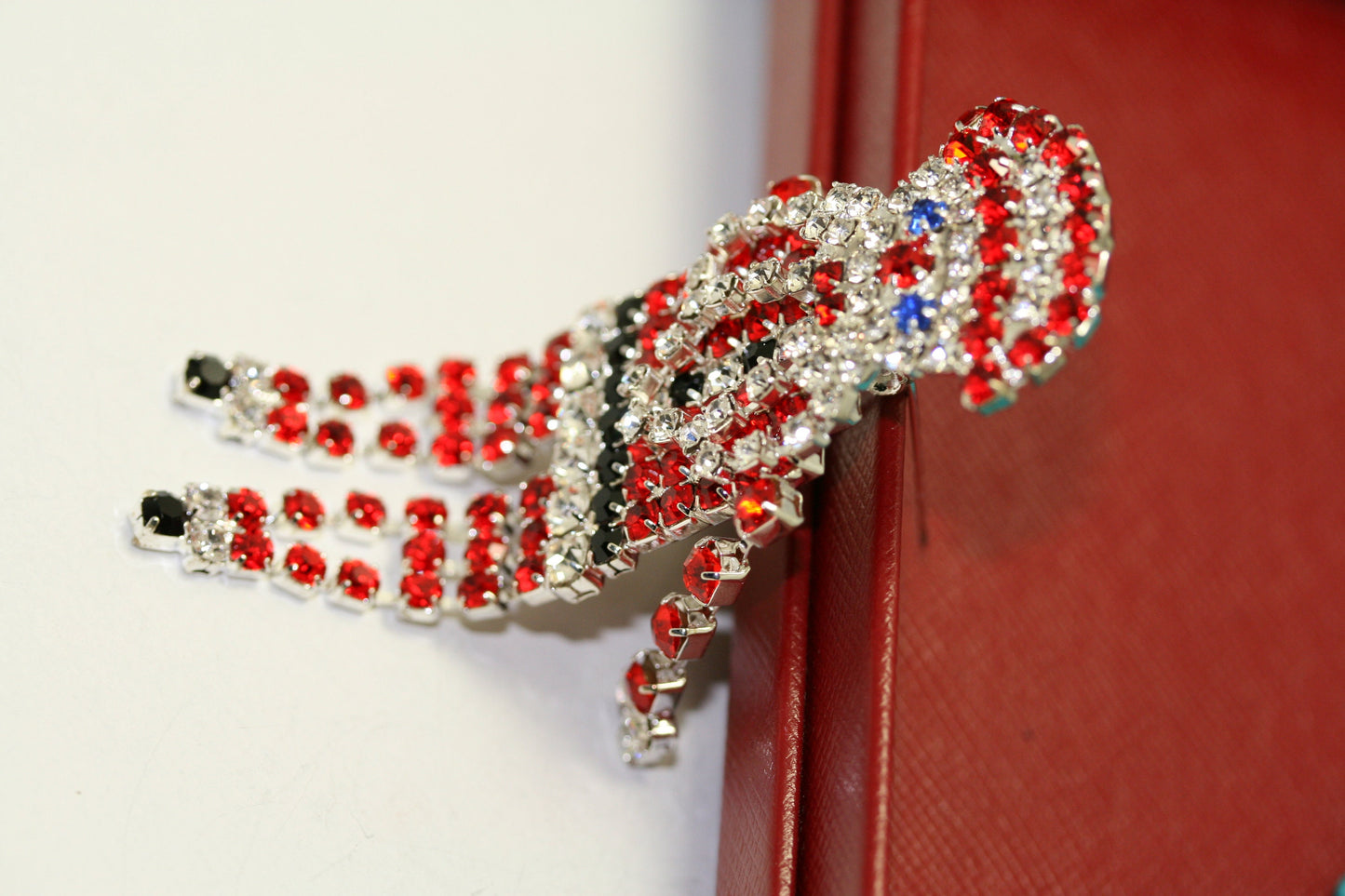 Santa Claus Dangle Prong Set Rhinestone Christmas Brooch Pin, Holiday Jewelry, Gift