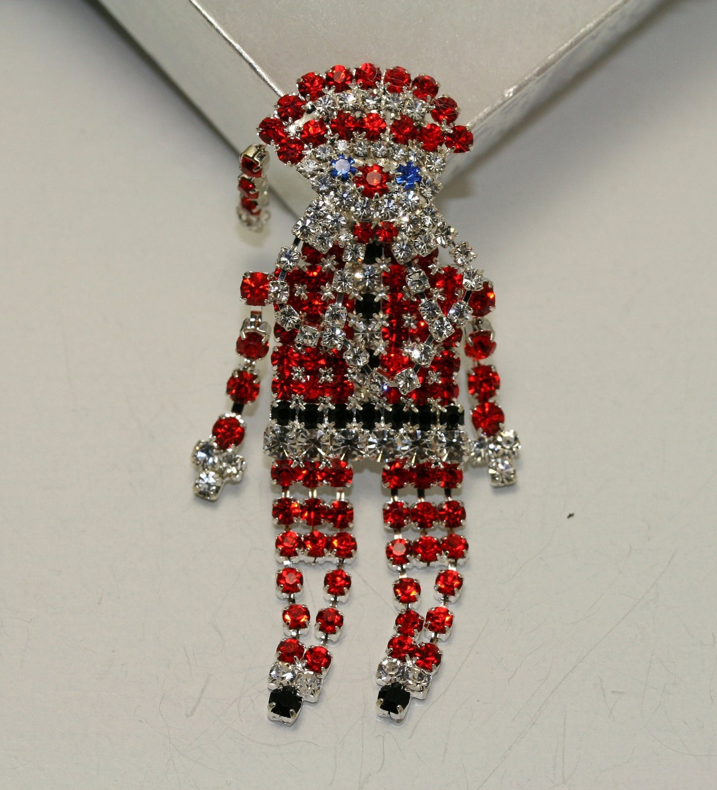 Santa Claus Dangle Prong Set Rhinestone Christmas Brooch Pin, Holiday Jewelry, Gift