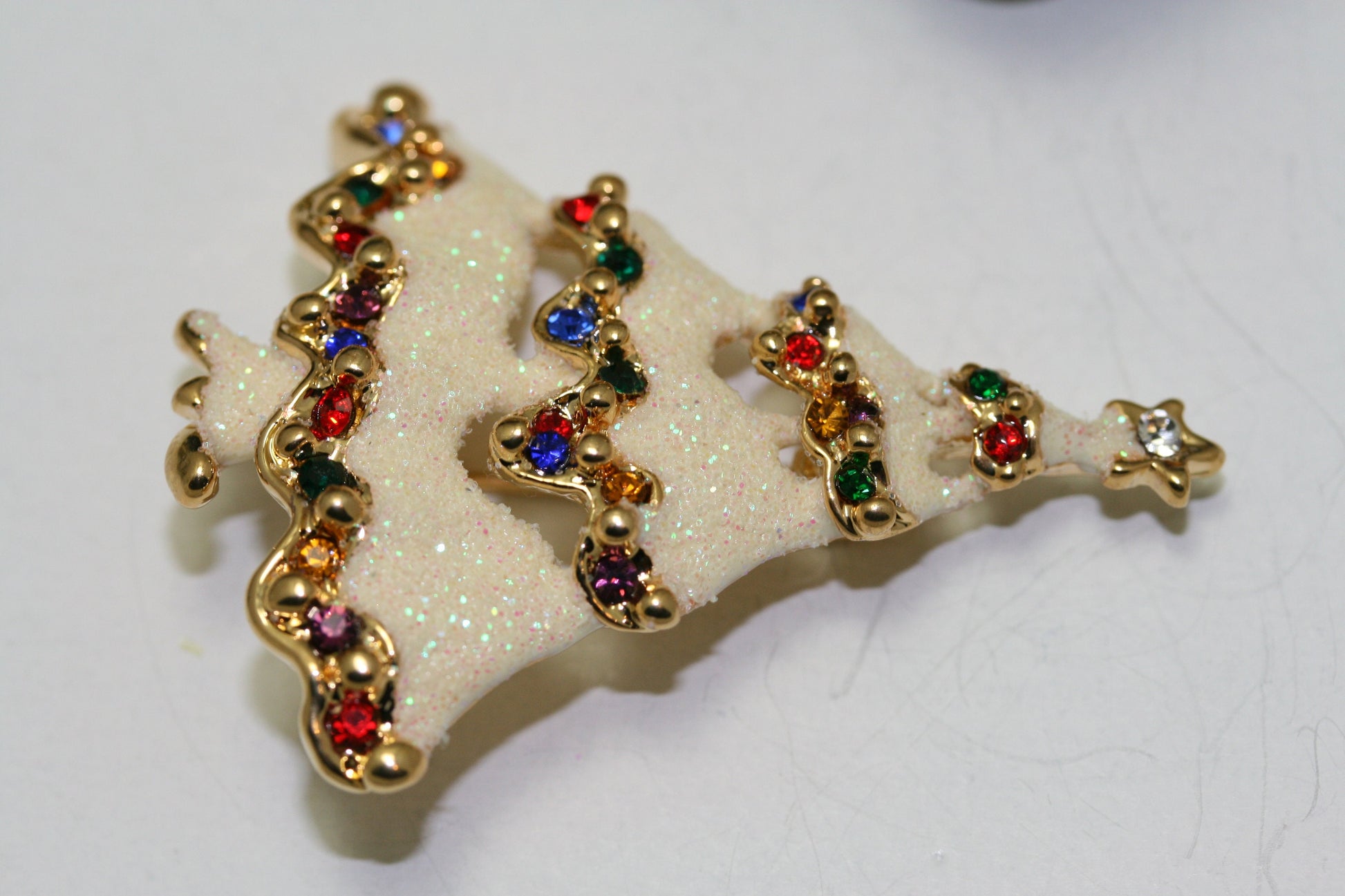 Christmas snow white glitter tree pin brooch with Rhinestone, Crystal Holiday Jewelry Gift