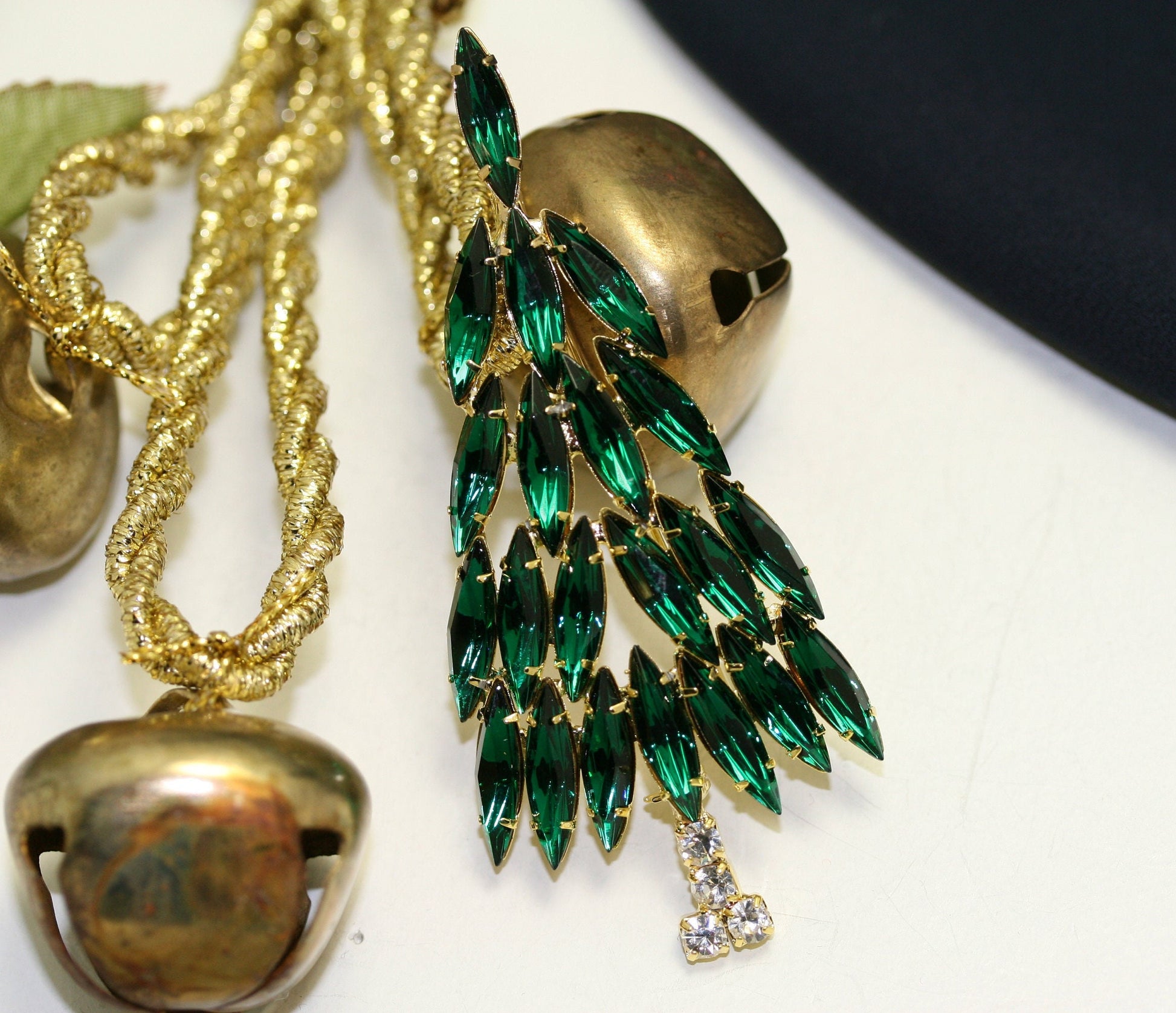 Emerald Green Rhinestone Christmas Tree Brooch Pin, Christmas Jewelry Gift