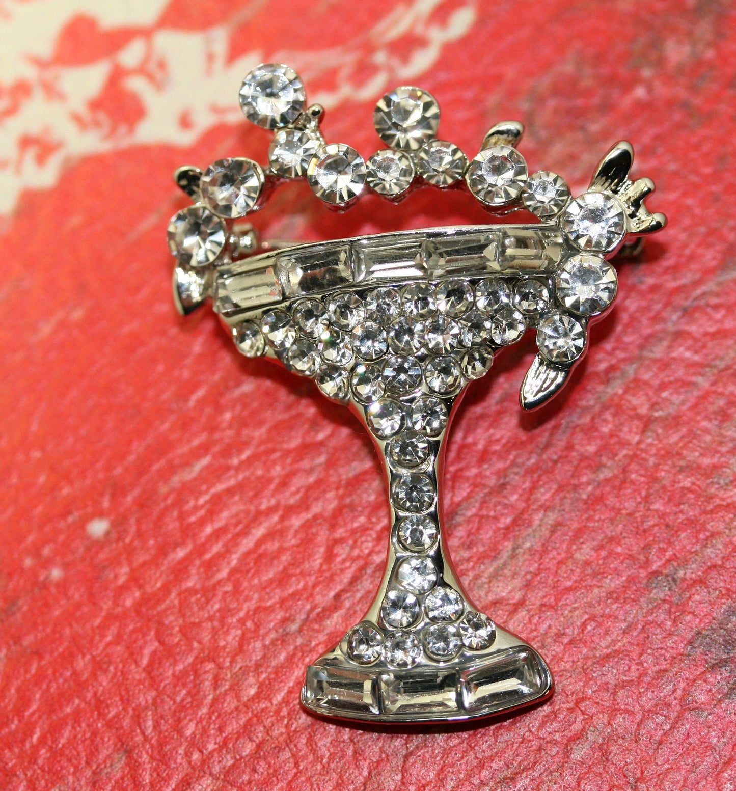 Silver-plated Rhinestone Pell Champagne Glass Brooch Pin