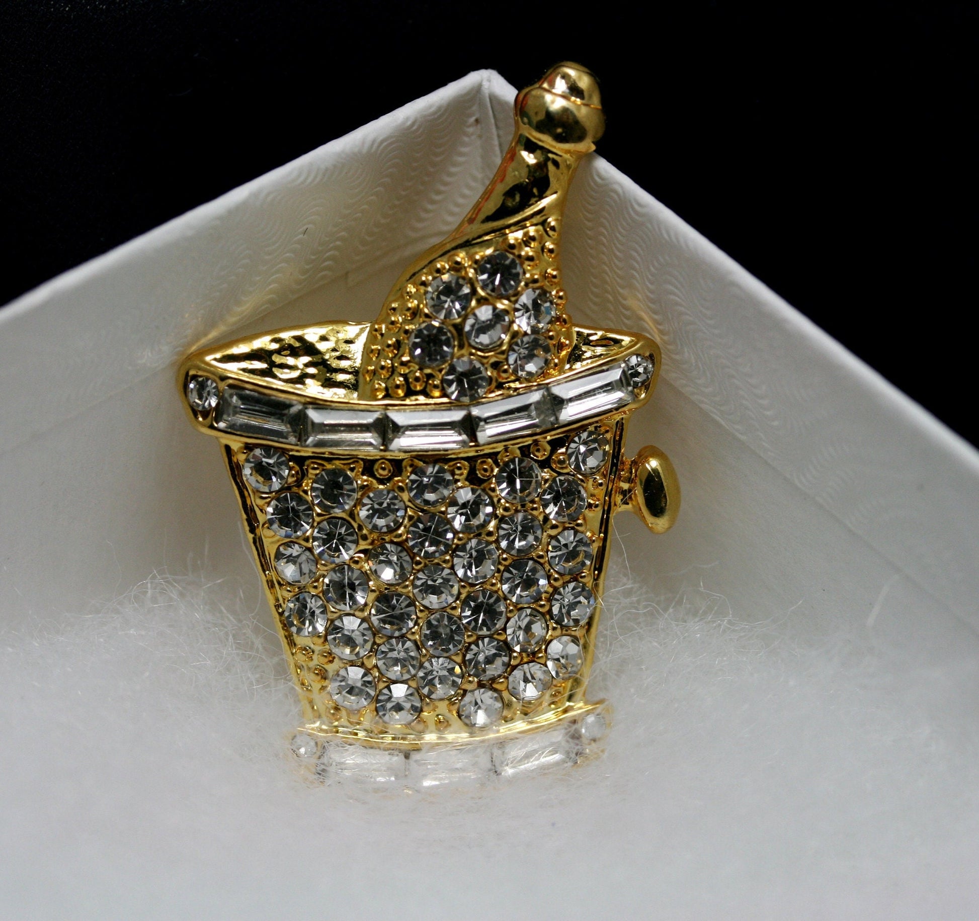 Rhinestone Ice Bucket with Champagne Bottle Pin Brooch, New Year Wedding Party Celebration Champagne Bottle Ice Bucket Pin