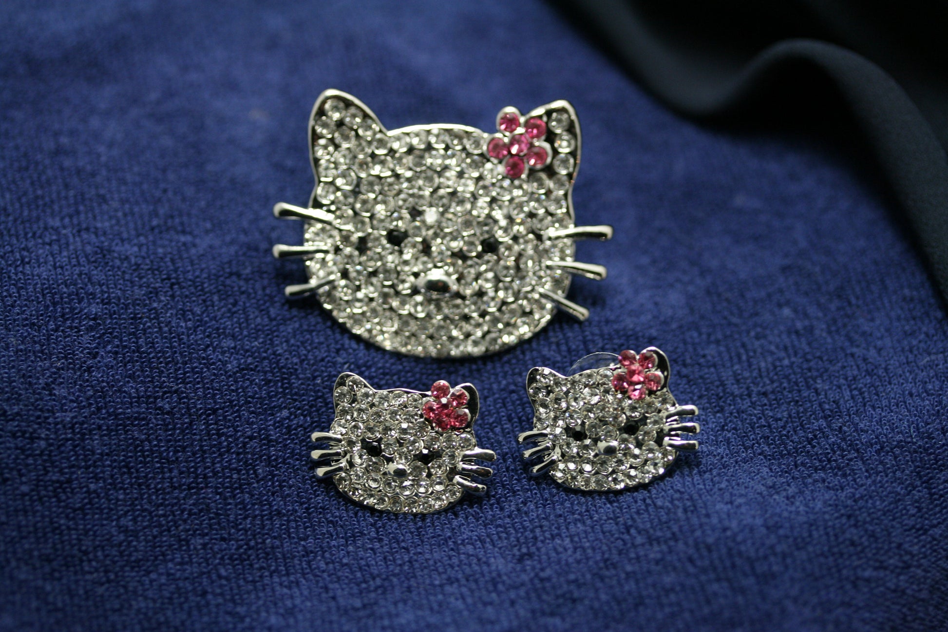 Silver Hello Kitty Rhinestone Brooch, Cat Pin with Pink Flower Kitty Bling, Crystal Hello Kitty Earrings