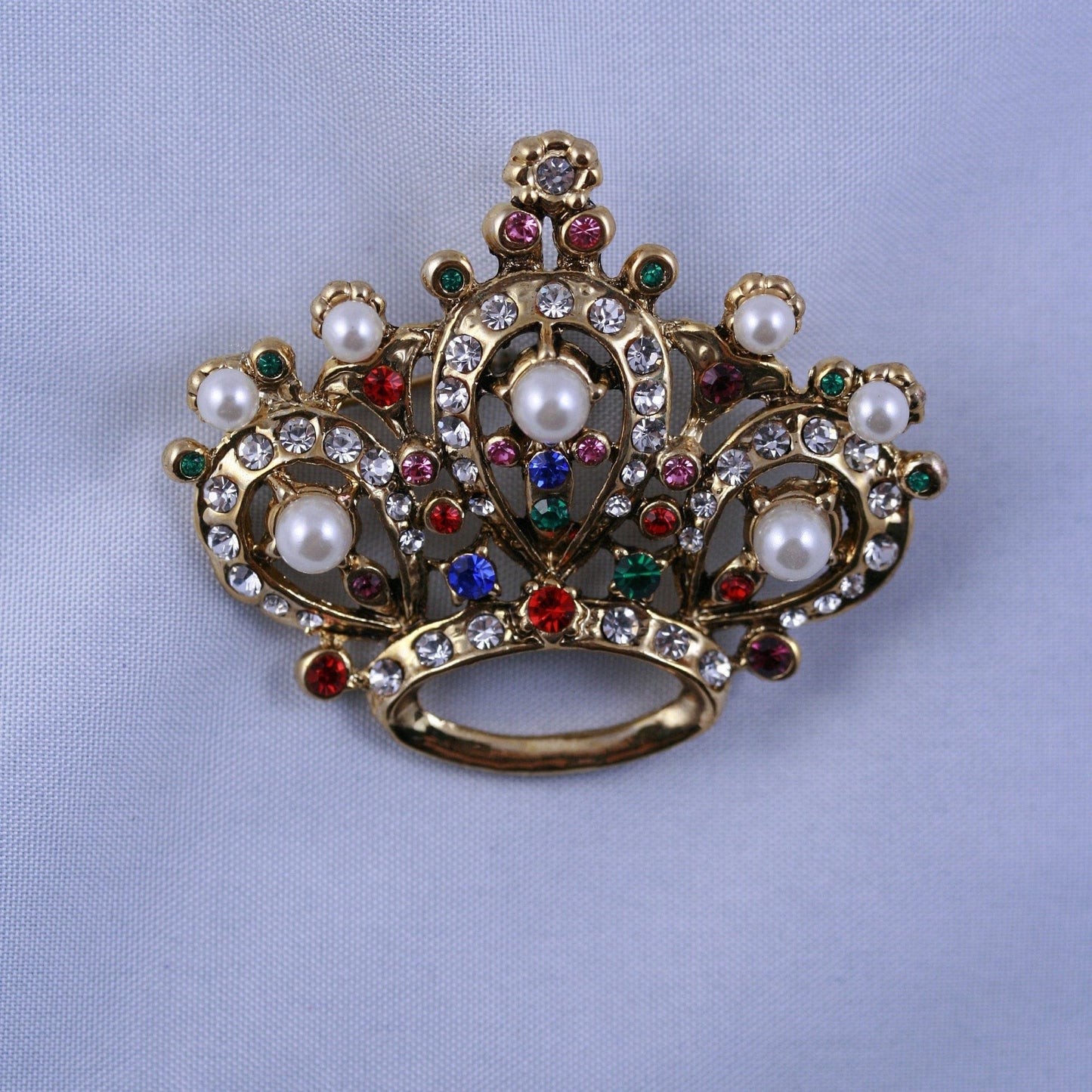 Vintage Rhinestone Crown Brooch Pin With Faux Seed Pearl In Antique Gold Tone