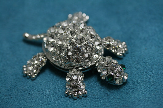 Rhinestone Clear Sparkling Crystals Sea Turtle Pin Brooch With Movable Features, 3D Sea Turtle Brooch Jewelry