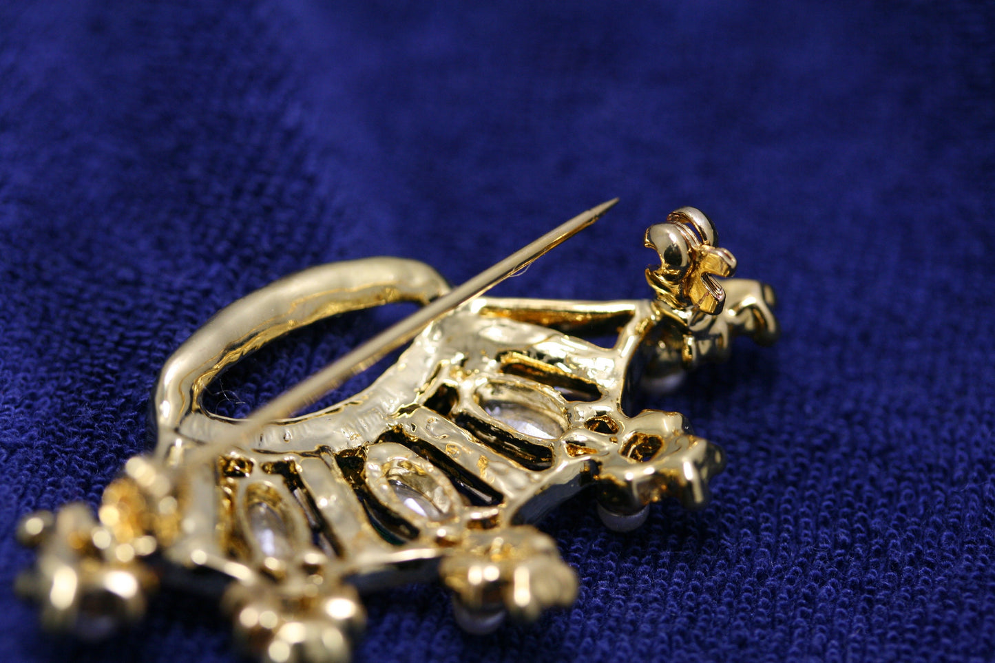 CROWN Pin Mardi Gras RHINESTONE Crystal Brooch, Crown Brooch with Peral Pin, Crystal Crown Brooch Jewelry