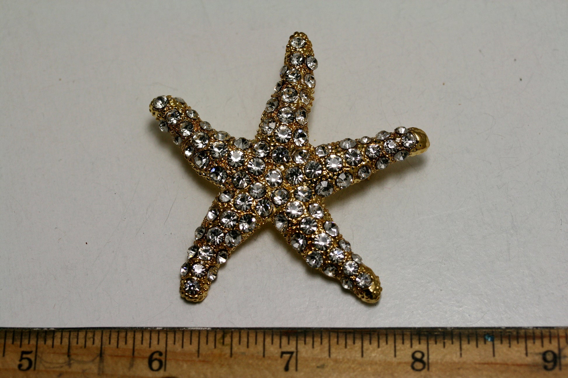 Rhinestone starfish brooch pin in gold-plate, Crystal Sea life Jewelry Gift, Rhinestone brooch for ocean beach bouquet