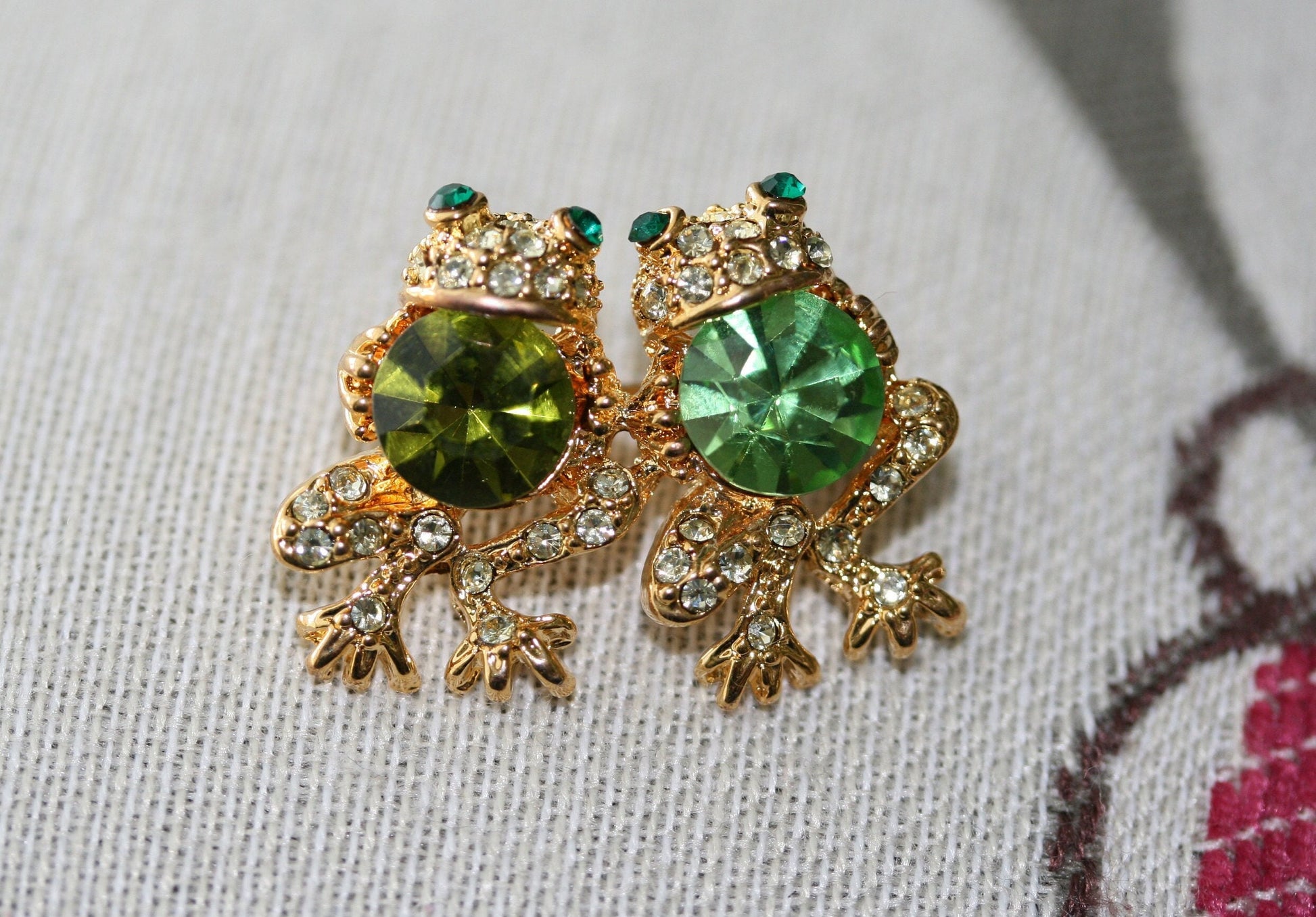 Rhinestone Frog Brooch, Swarovski Crystal Frog Pin