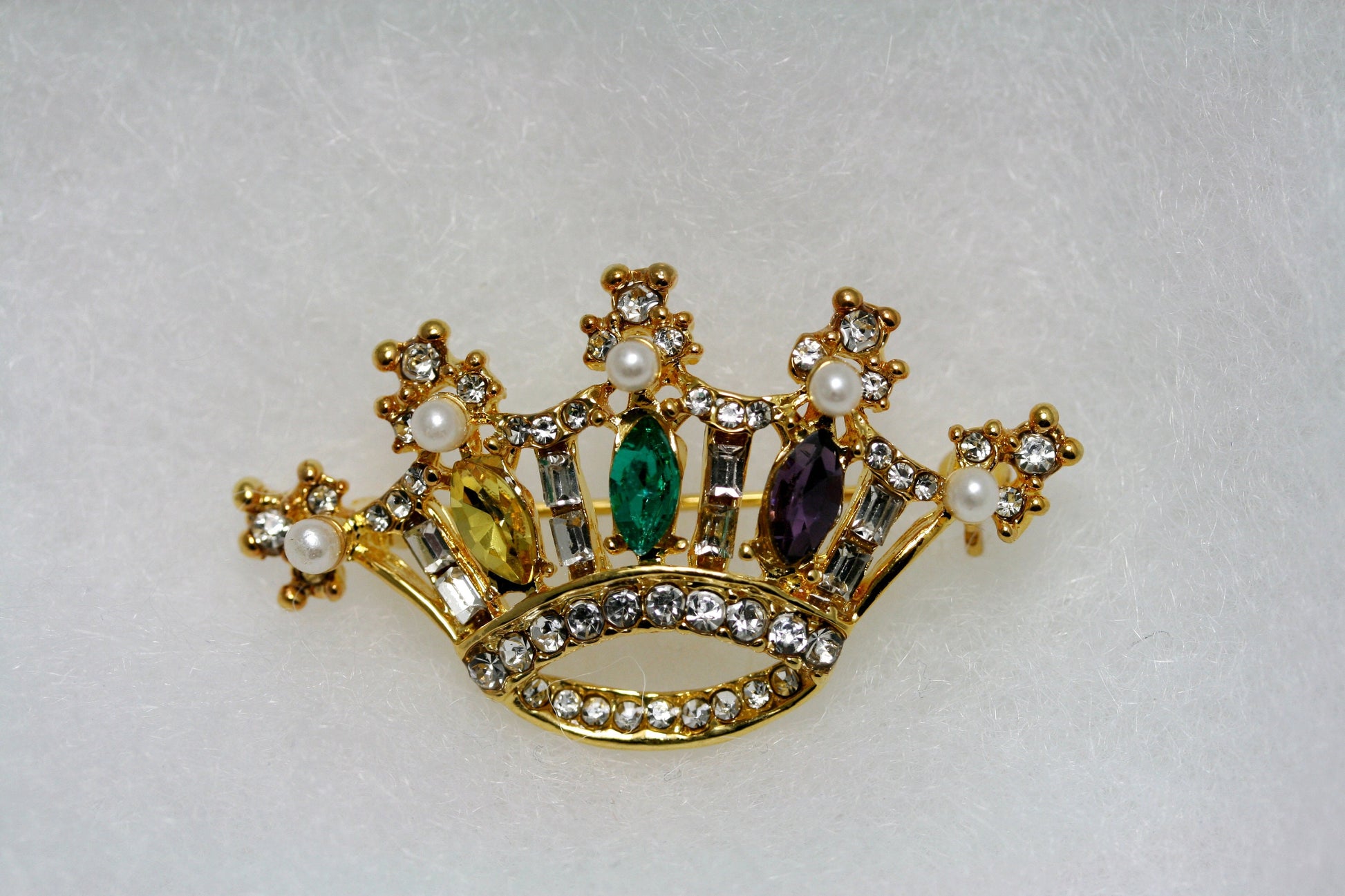 CROWN Pin Mardi Gras RHINESTONE Crystal Brooch, Crown Brooch with Peral Pin, Crystal Crown Brooch Jewelry