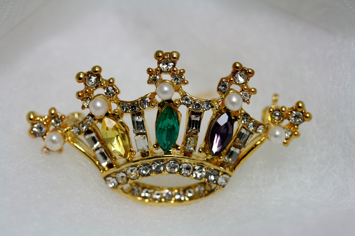 CROWN Pin Mardi Gras RHINESTONE Crystal Brooch, Crown Brooch with Peral Pin, Crystal Crown Brooch Jewelry