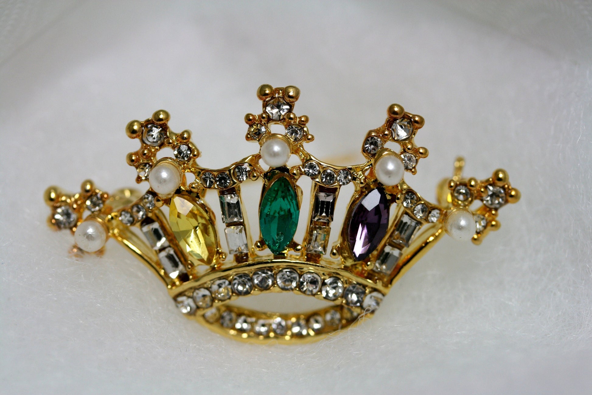 CROWN Pin Mardi Gras RHINESTONE Crystal Brooch, Crown Brooch with Peral Pin, Crystal Crown Brooch Jewelry