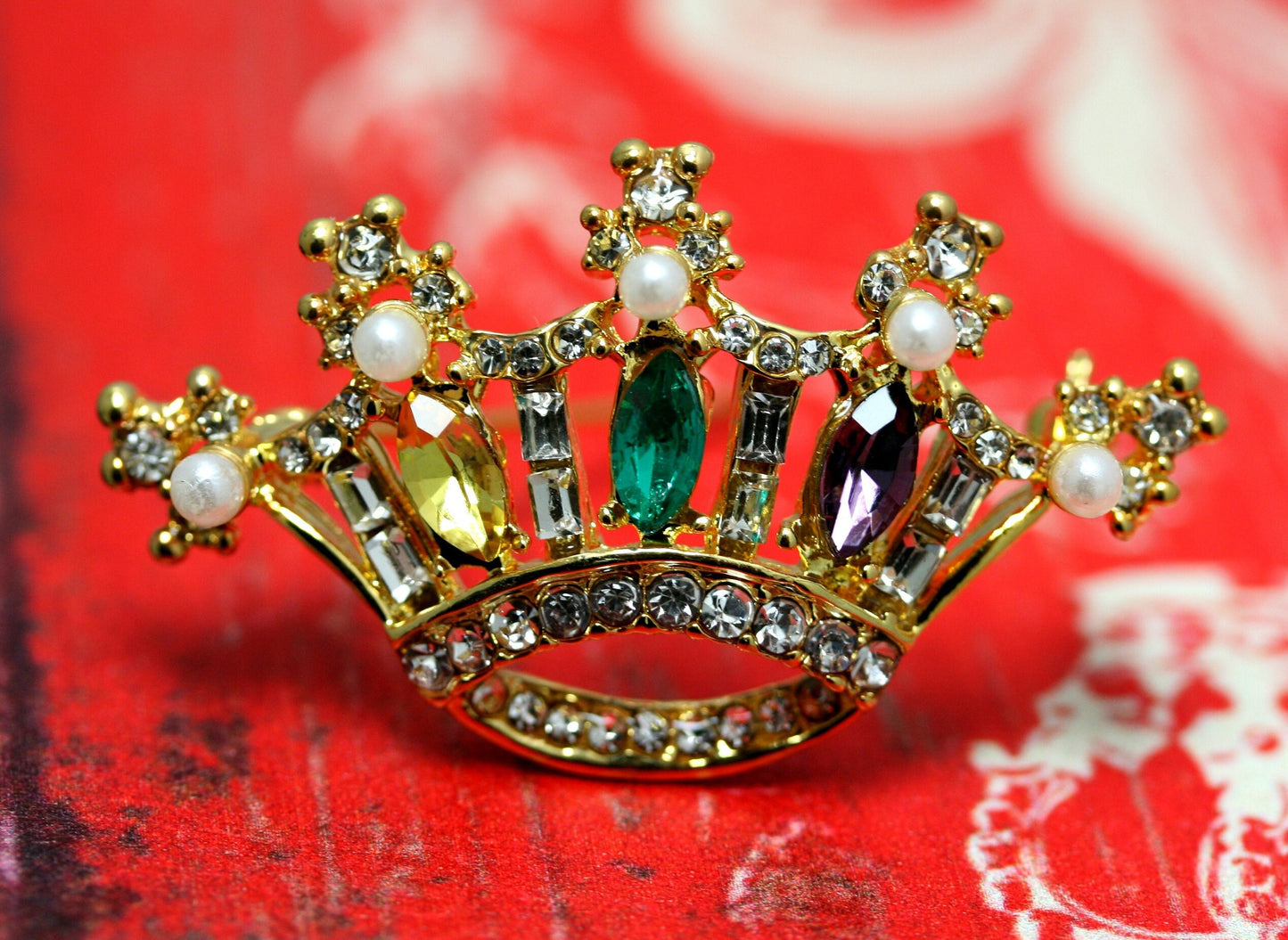 CROWN Pin Mardi Gras RHINESTONE Crystal Brooch, Crown Brooch with Peral Pin, Crystal Crown Brooch Jewelry