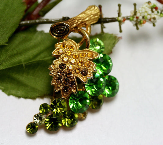 Stunning Vintage Gold Tone High-end Rhinestone Grape Brooch Pin, Multi Green Bunch Of Grapes Pin