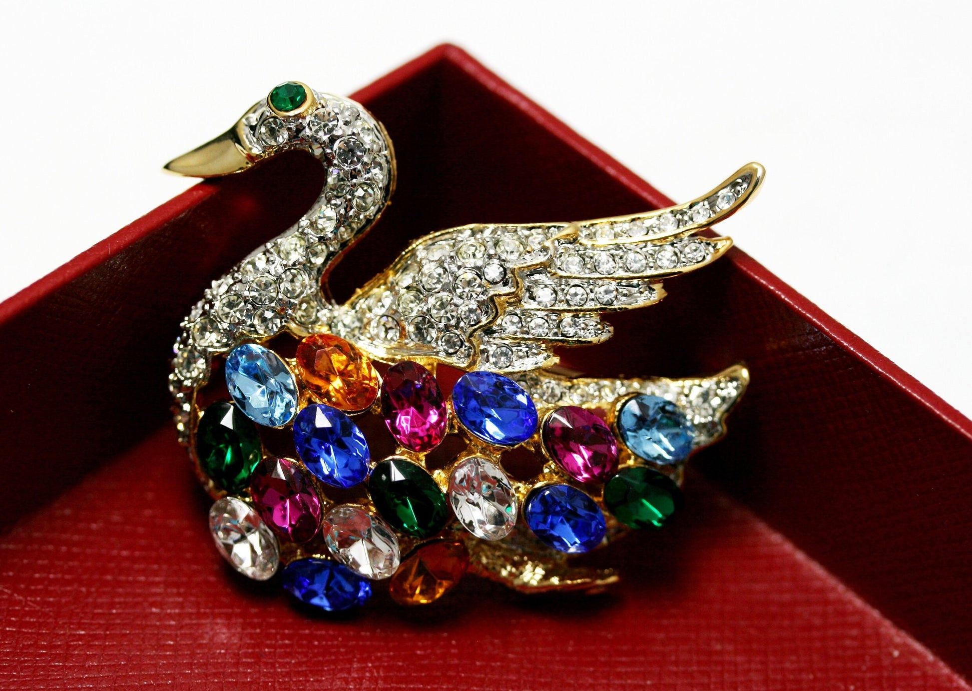 Rainbow Box Swan Brooch Pins for Women, Fashion Crystal with Swarovski Rhinestone Swan Jewelry Women's Brooches & Pins