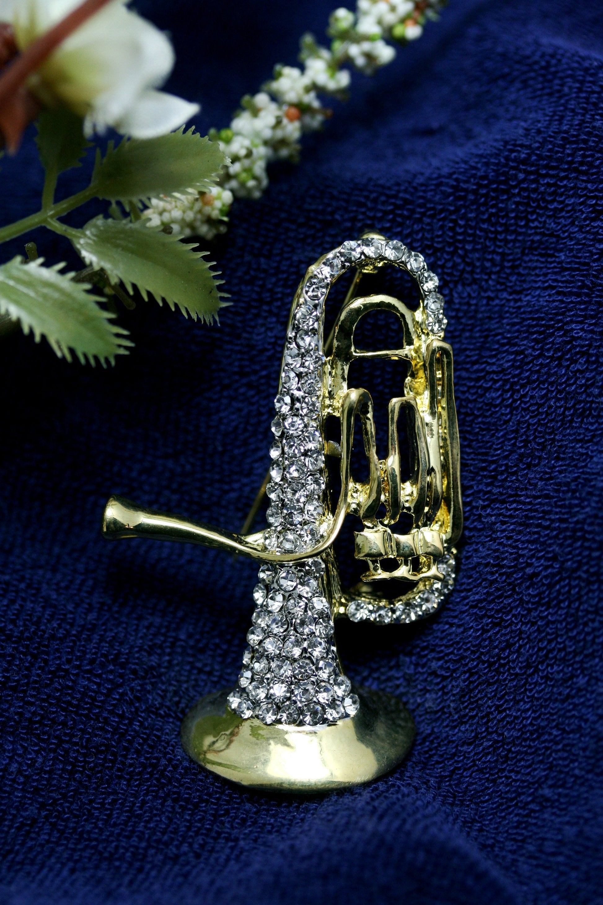 Rhinestone Trumpet Brooches Women Men 2-color Brass Instrument Party Casual Brooch Pins Gifts
