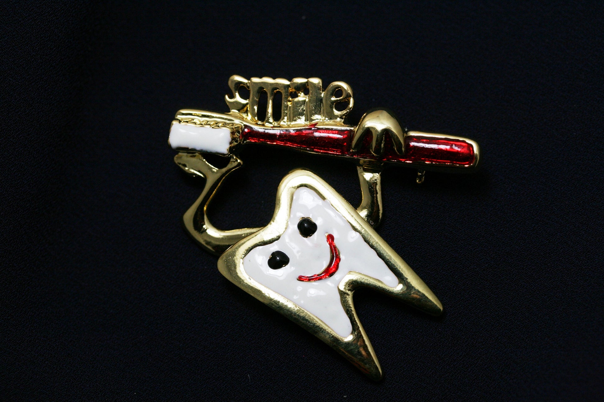 Teeth Tooth Brooch Pins Enamel Health Logo Toothbrush Pin Dentist Badge Brooches