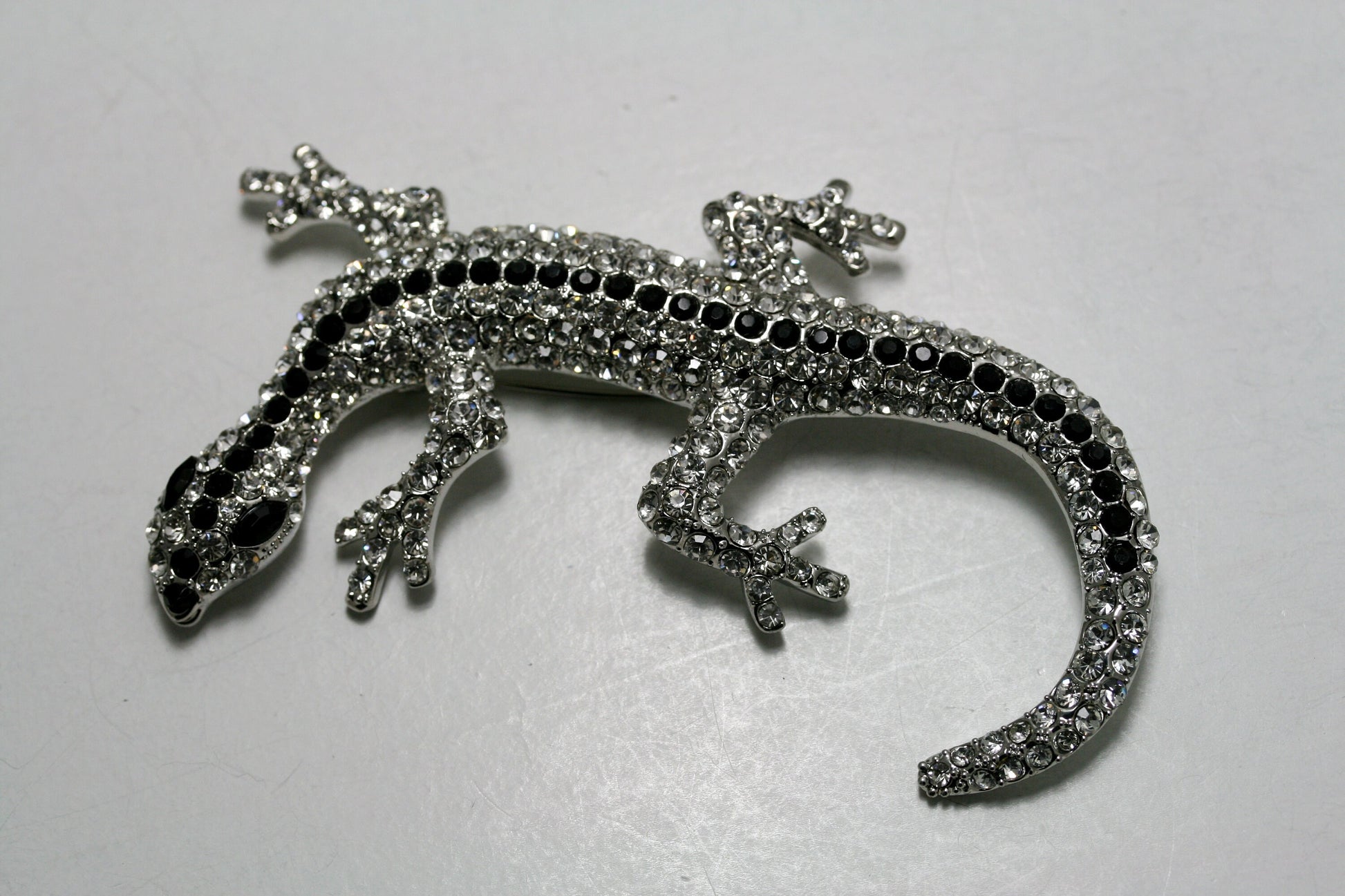 Beautiful Rhinestone Lizard Brooch, Lizard Gecko Salamander Pin Chameleon Komodo Dragon Rhinestone Crystal