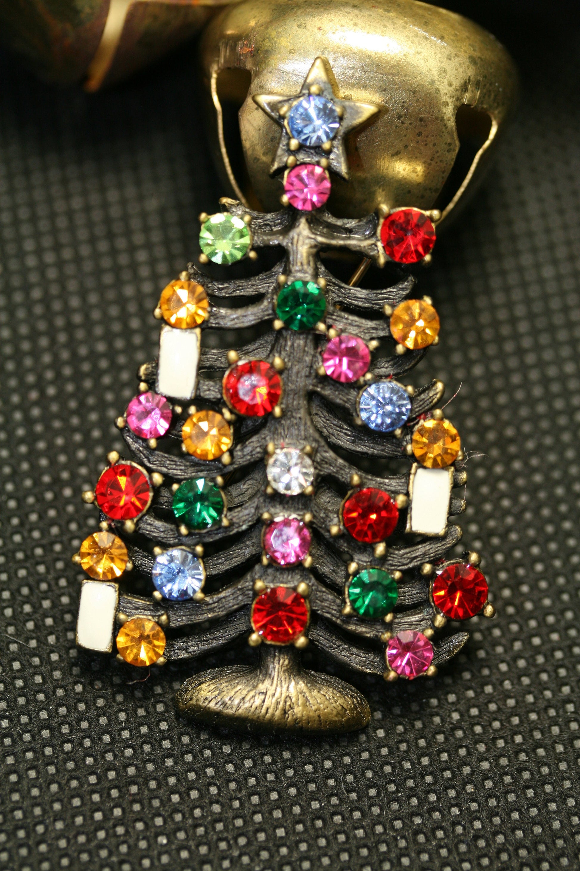 Vintage Rhinestone Christmas Tree 3 Candles & Star Brooch Pin