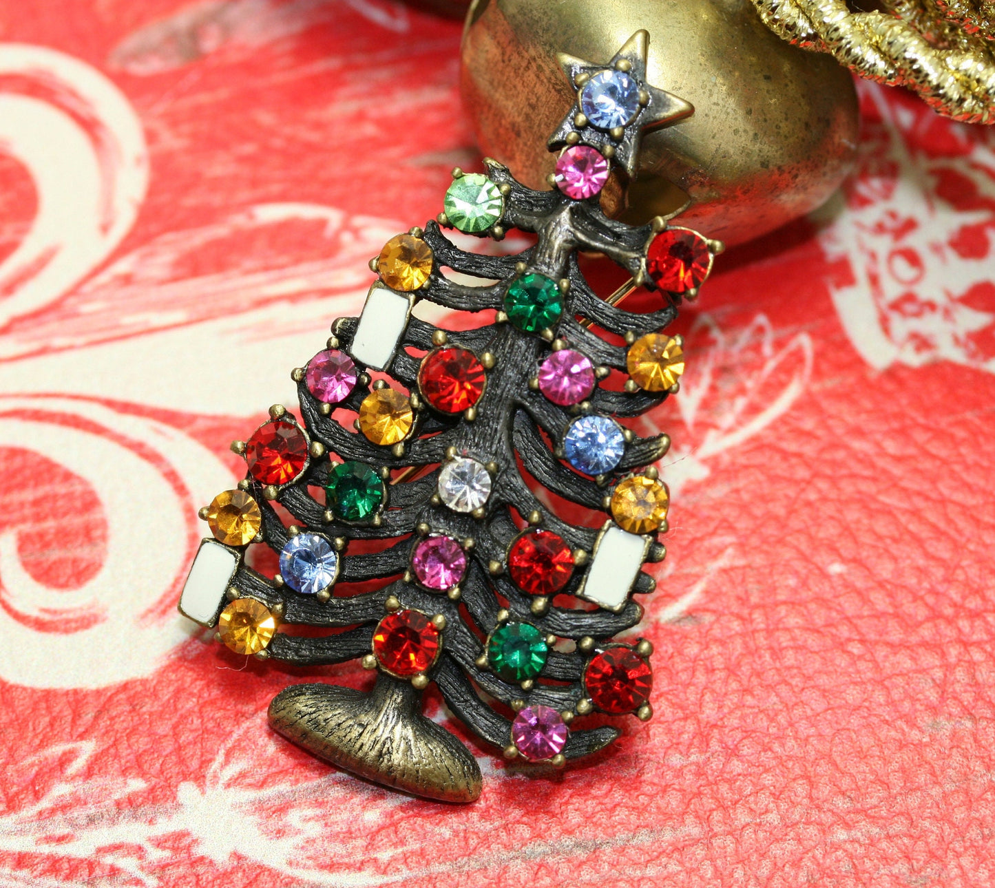 Vintage Rhinestone Christmas Tree 3 Candles & Star Brooch Pin