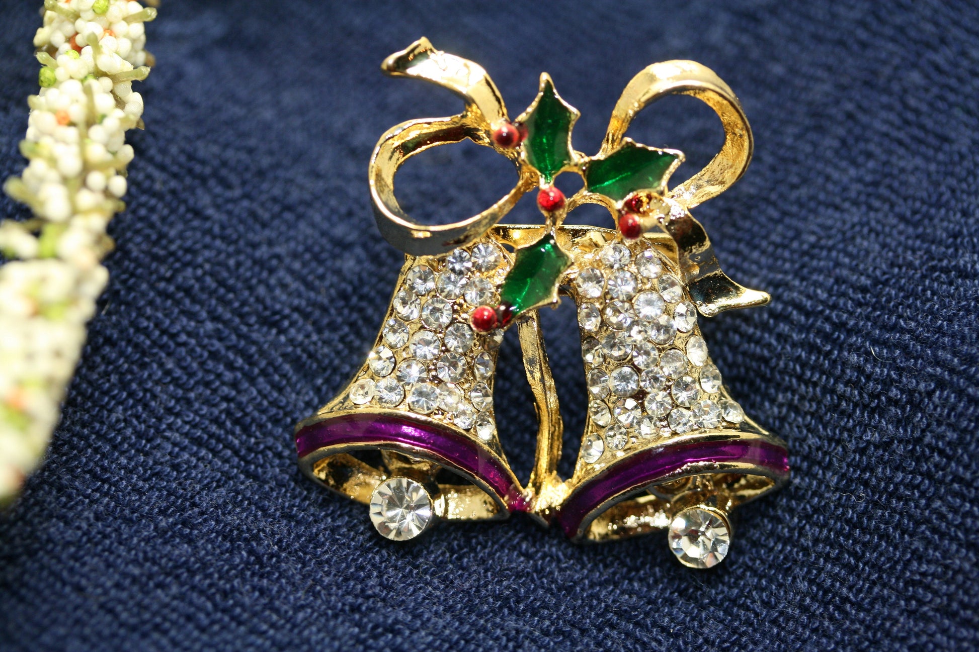 Vintage Rhinestone Double Bell Bowknot Brooch Pin for Xmas Gift, Christmas Jewelry, Holiday Holly Christmas Bells