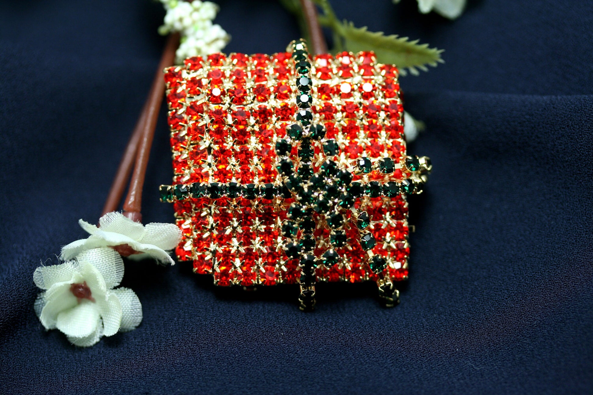 Vintage Large 3D Rhinestone Christmas Gift Box Brooch, Holiday Crystal Present Box Pin, Holiday Jewelry.