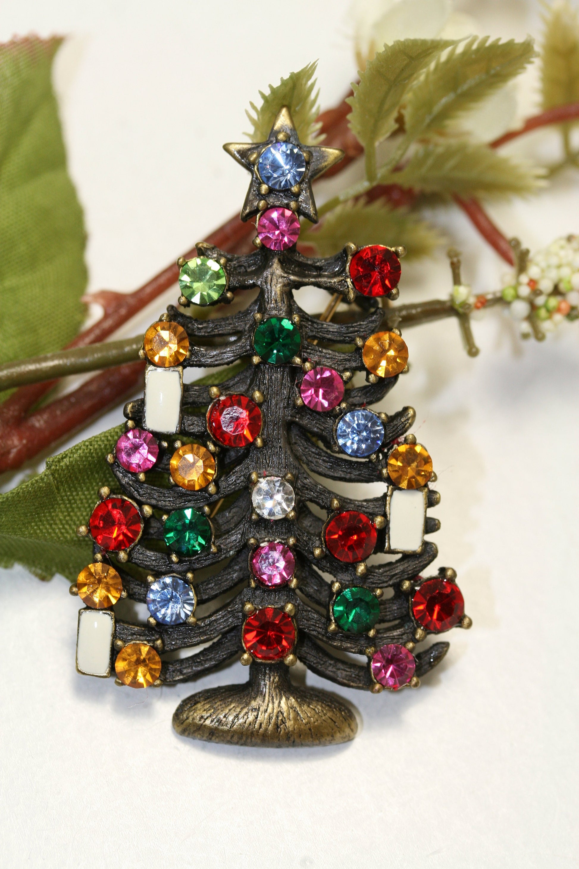 Vintage Rhinestone Christmas Tree 3 Candles & Star Brooch Pin