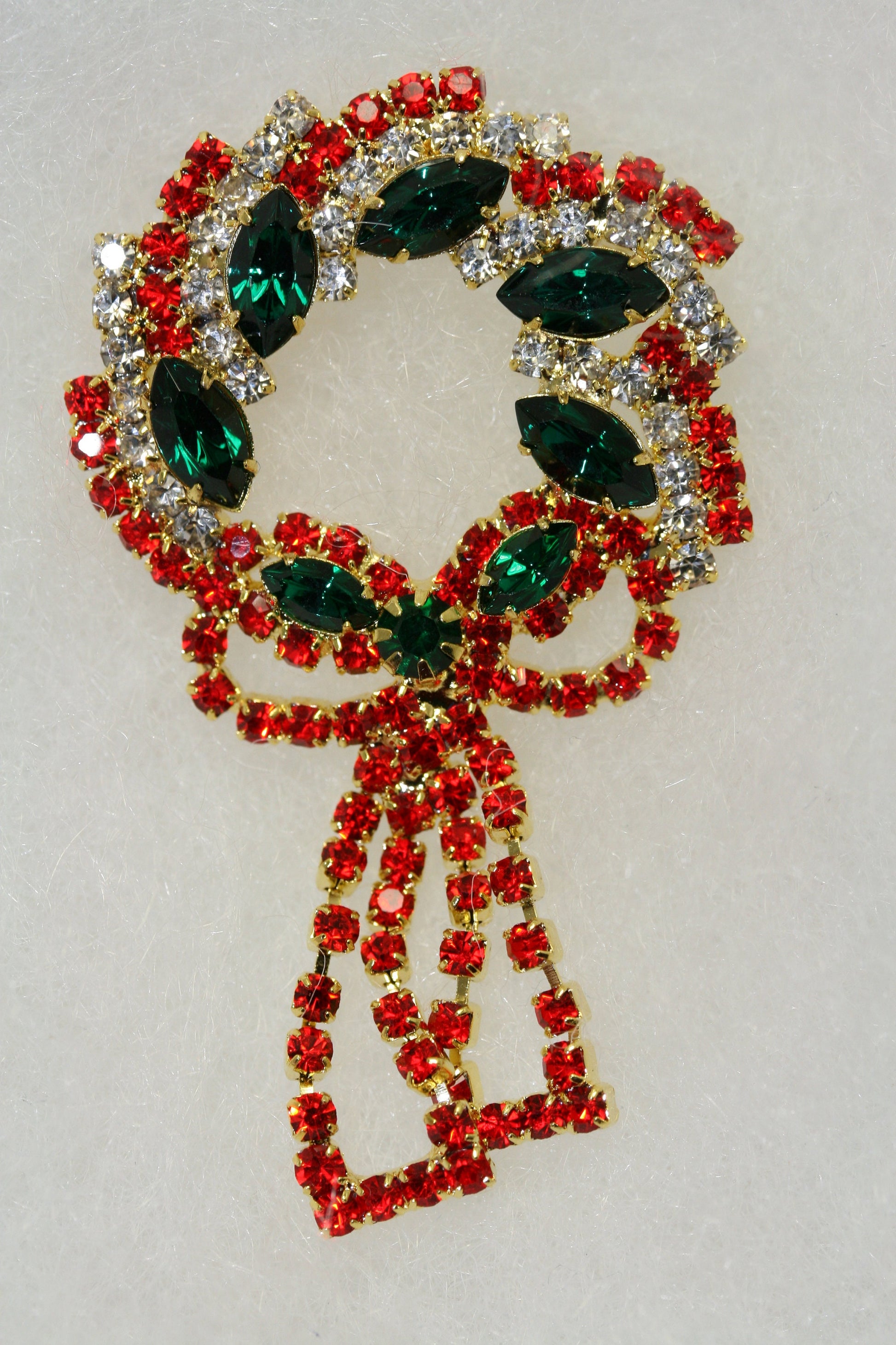Vintage Christmas Wreath Rhinestone Pin Brooch, Christmas Holiday Jewelry