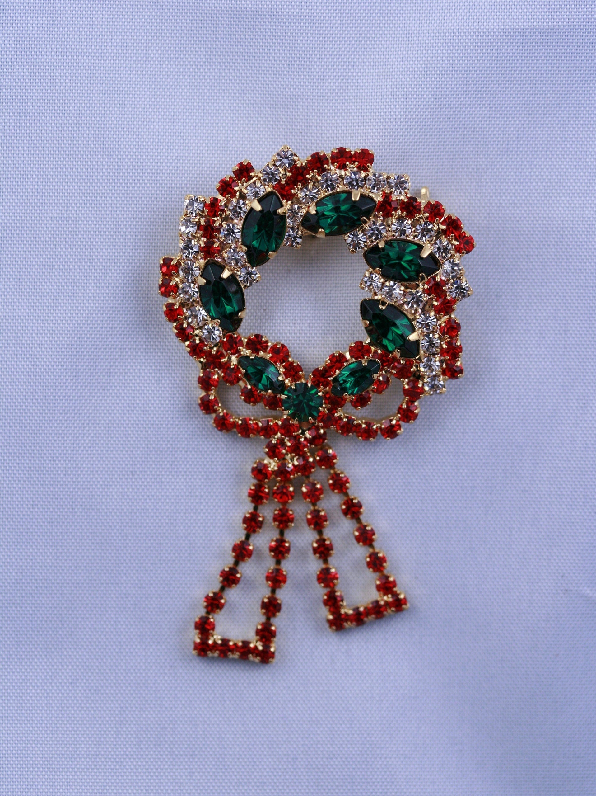 Vintage Christmas Wreath Rhinestone Pin Brooch, Christmas Holiday Jewelry
