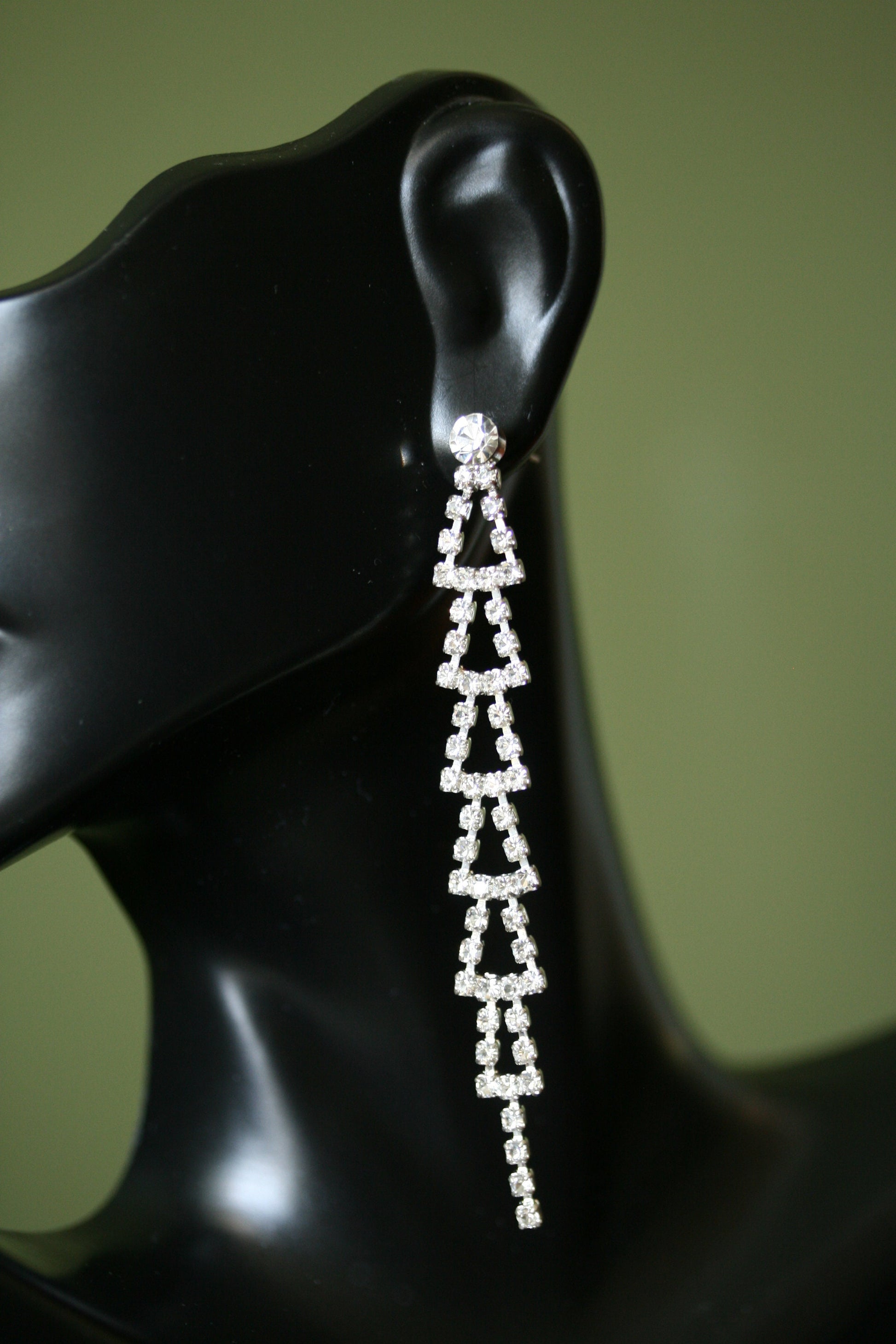 Clear Rhinestones Unique Post Drop pageant Earrings Décor Drop Earrings Bridal Wedding Beautiful Dazzle Crystal Dangle Fashion Jewelry
