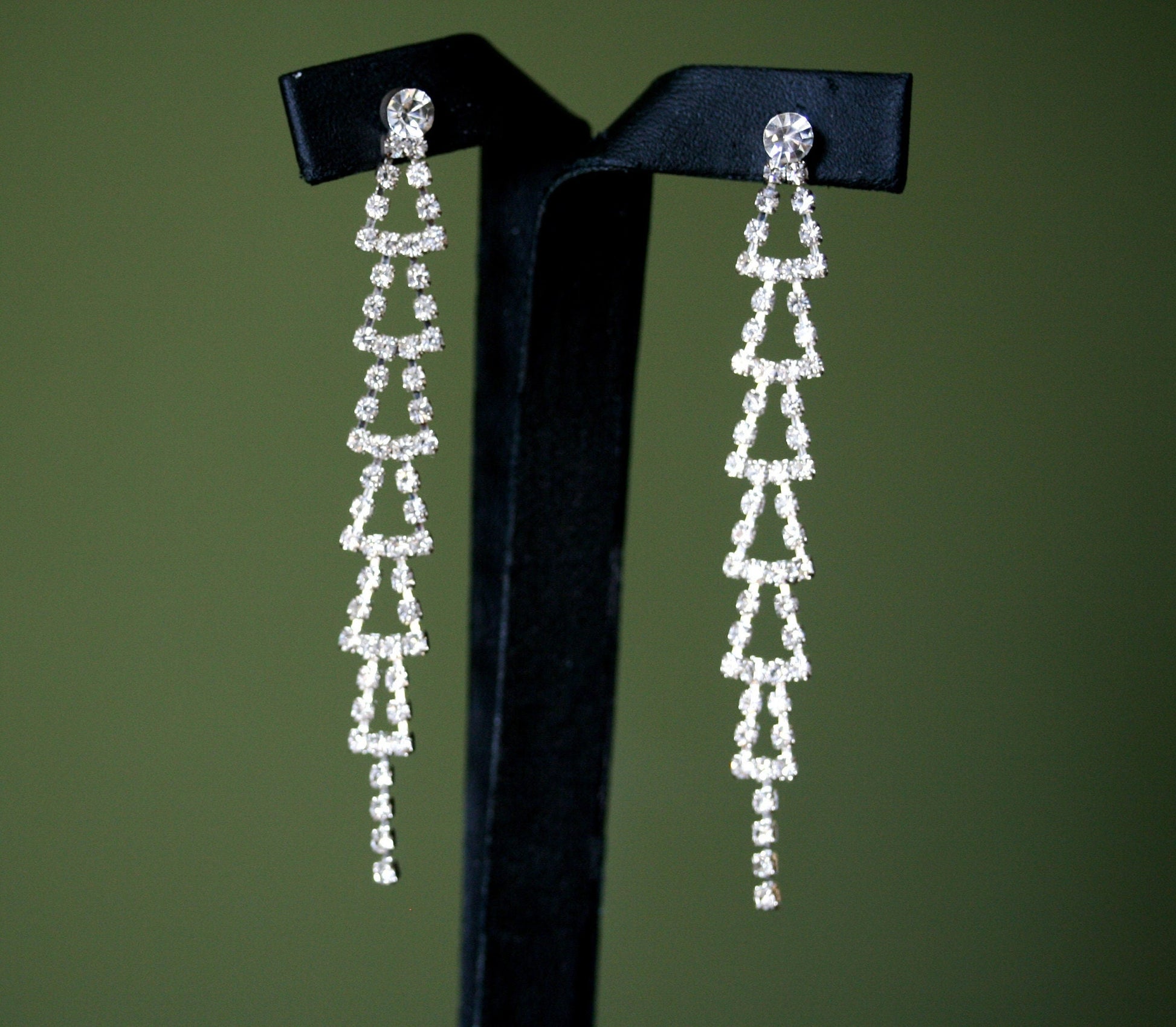 Clear Rhinestones Unique Post Drop pageant Earrings Décor Drop Earrings Bridal Wedding Beautiful Dazzle Crystal Dangle Fashion Jewelry