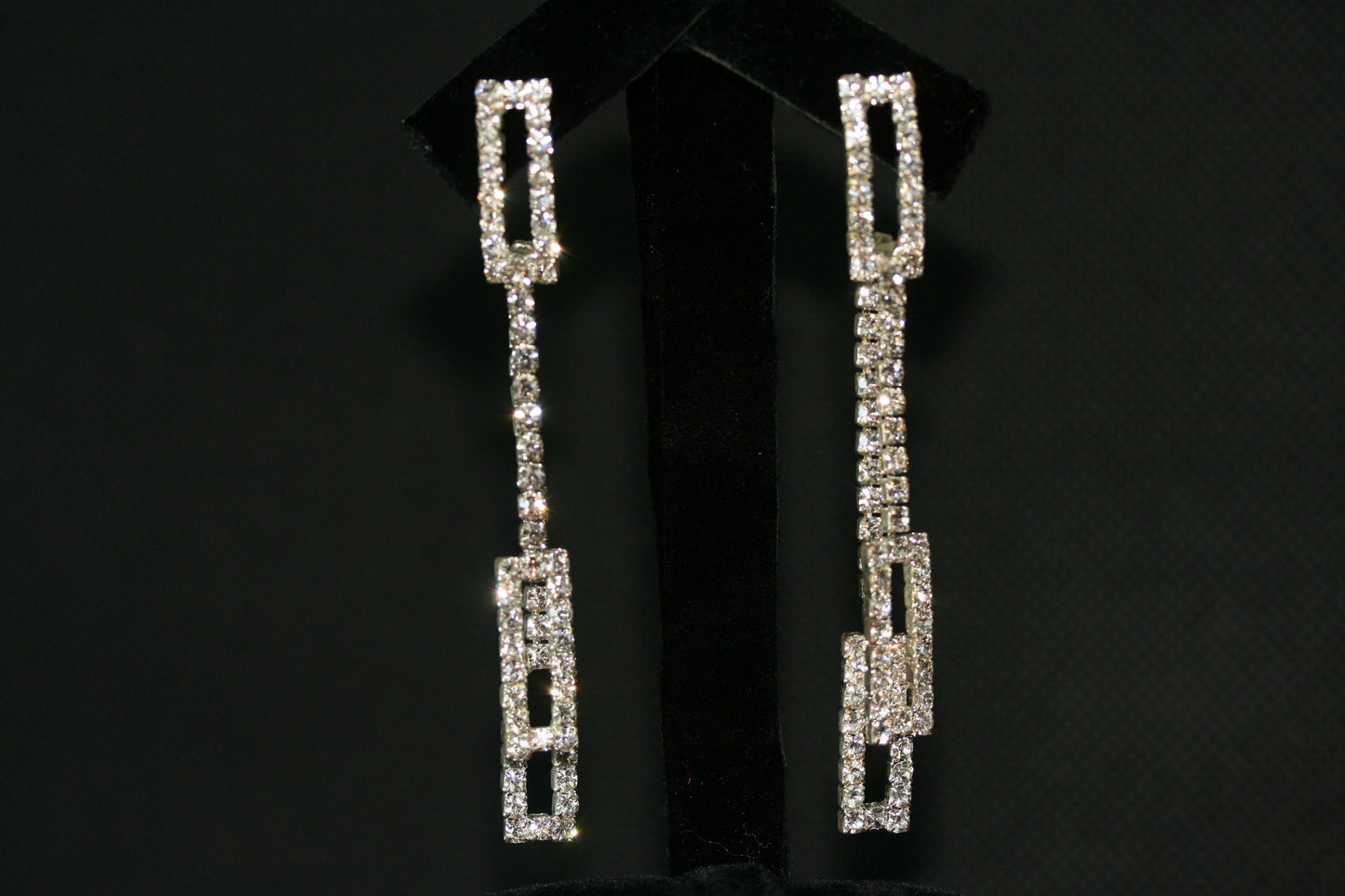 Clear Rhinestones Unique Post Drop pageant Earrings Décor Drop Earrings Bridal Wedding Beautiful Dazzle Crystal Dangle Fashion Jewelry