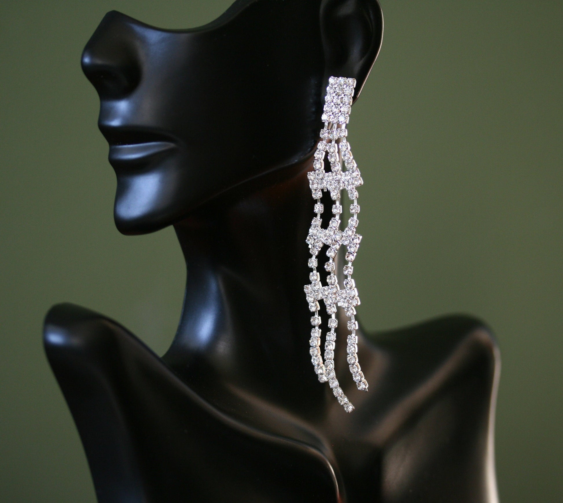 Clear Rhinestones Unique Post Drop pageant Earrings Décor Drop Earrings Bridal Wedding Beautiful Dazzle Crystal Dangle Fashion Jewelry