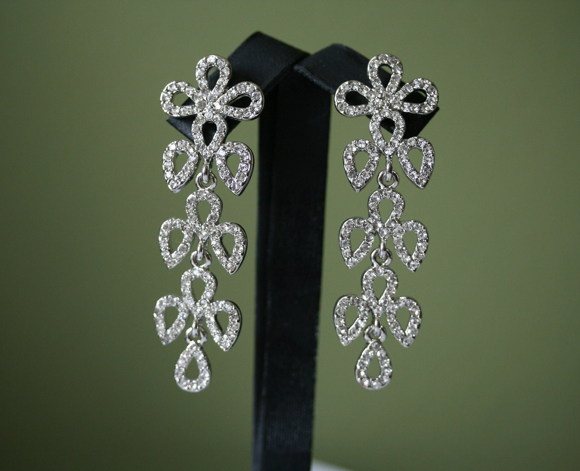 Clear Rhinestones Unique Post Drop pageant Earrings Décor Drop Earrings Bridal Wedding Beautiful Dazzle Crystal Dangle Fashion Jewelry