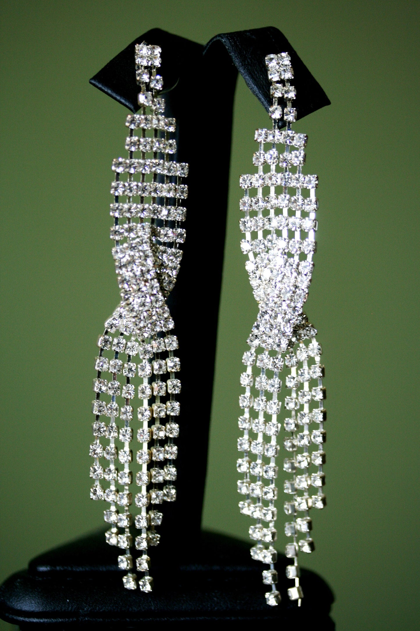 Clear Rhinestones Unique Post Drop pageant Earrings Décor Drop Earrings Bridal Wedding Beautiful Dazzle Crystal Dangle Fashion Jewelry