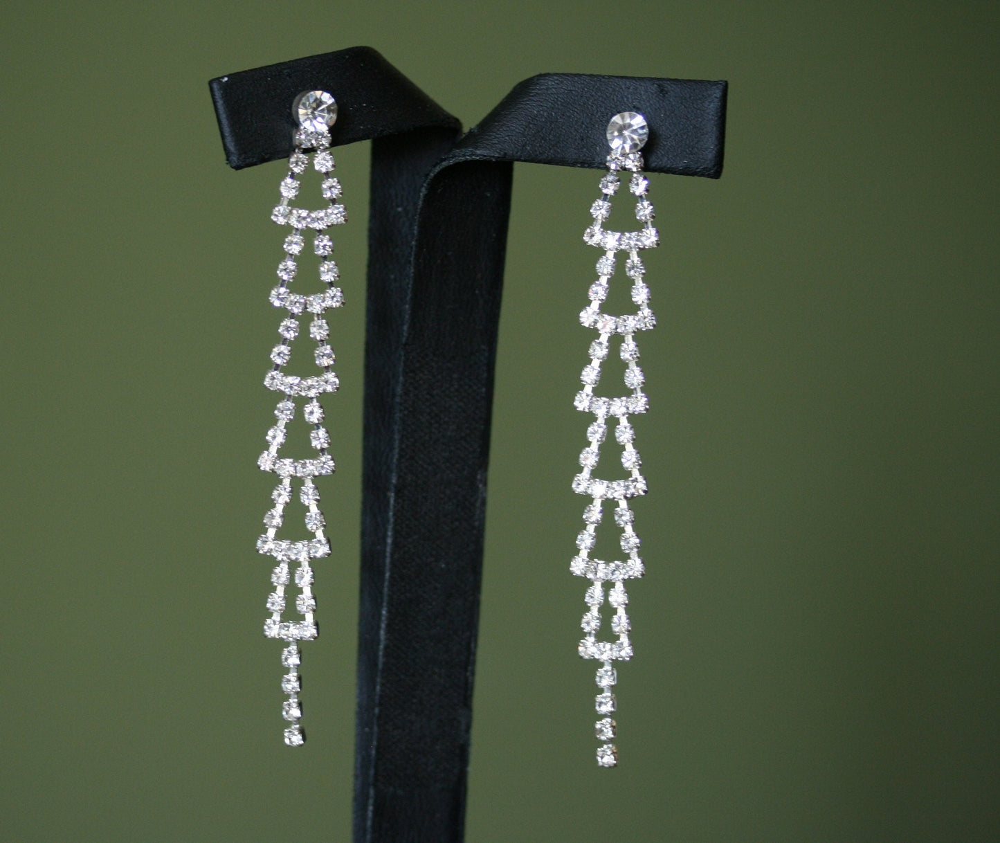 Clear Rhinestones Unique Post Drop pageant Earrings Décor Drop Earrings Bridal Wedding Beautiful Dazzle Crystal Dangle Fashion Jewelry